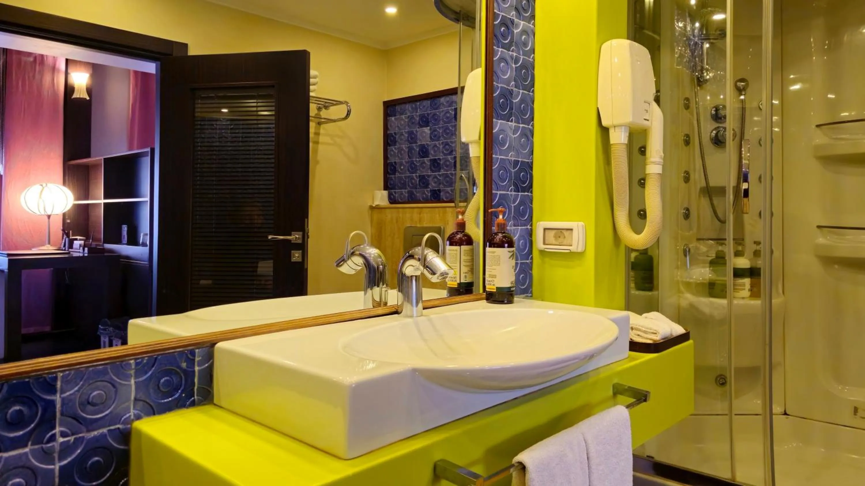 Shower in Eski Masal Hotel - Special Class