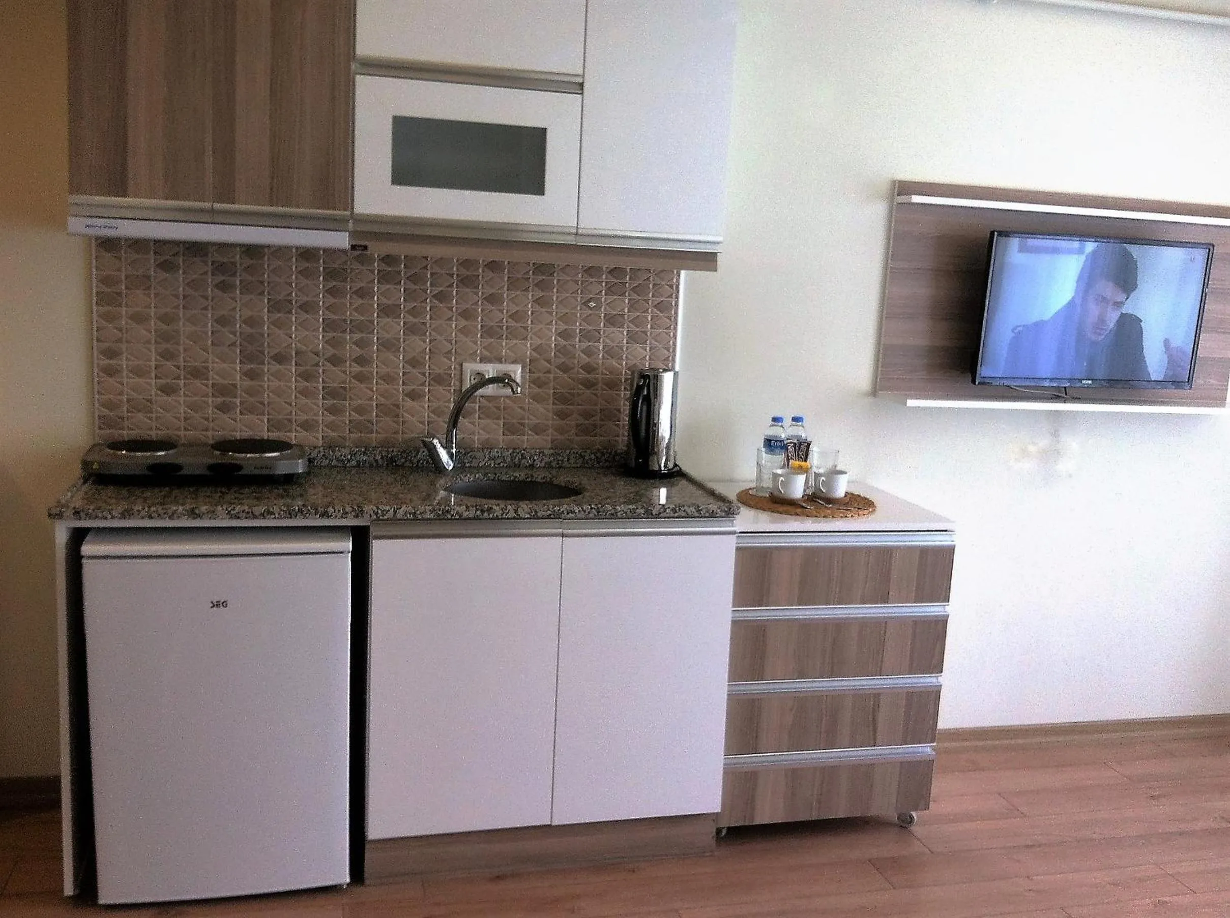 Kitchen or kitchenette in Bayrambey Otel Eskisehir
