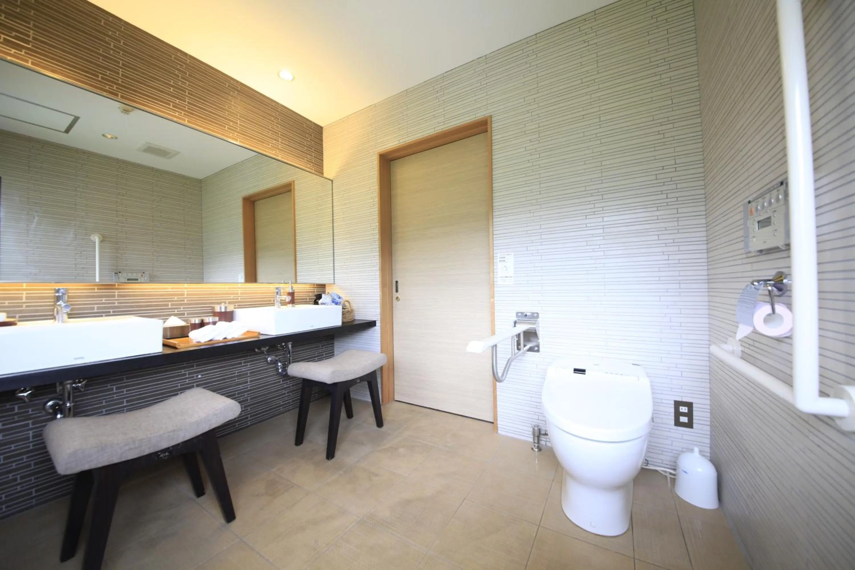 Toilet in Tensui Saryo