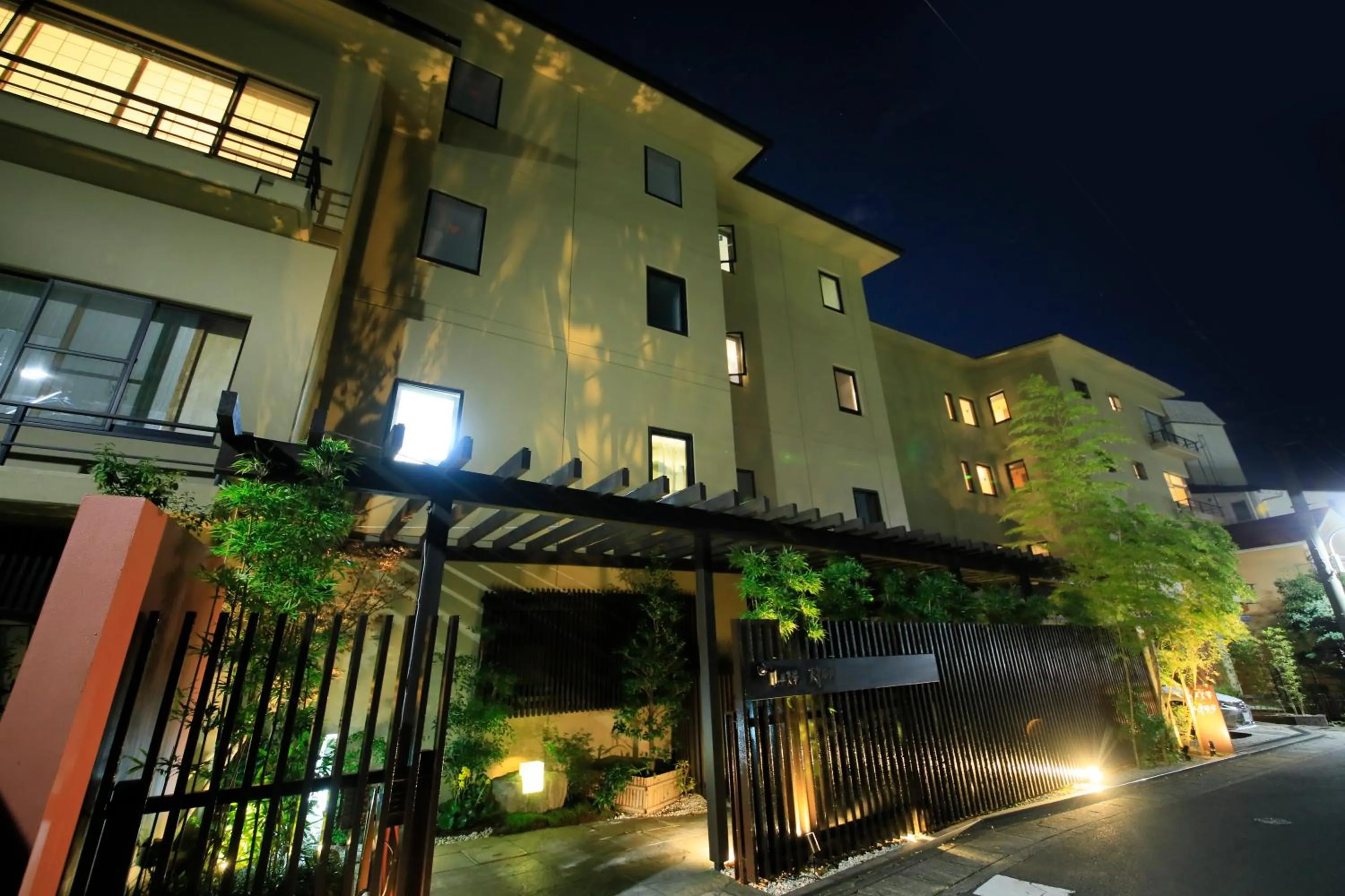 Property building in Tensui Saryo