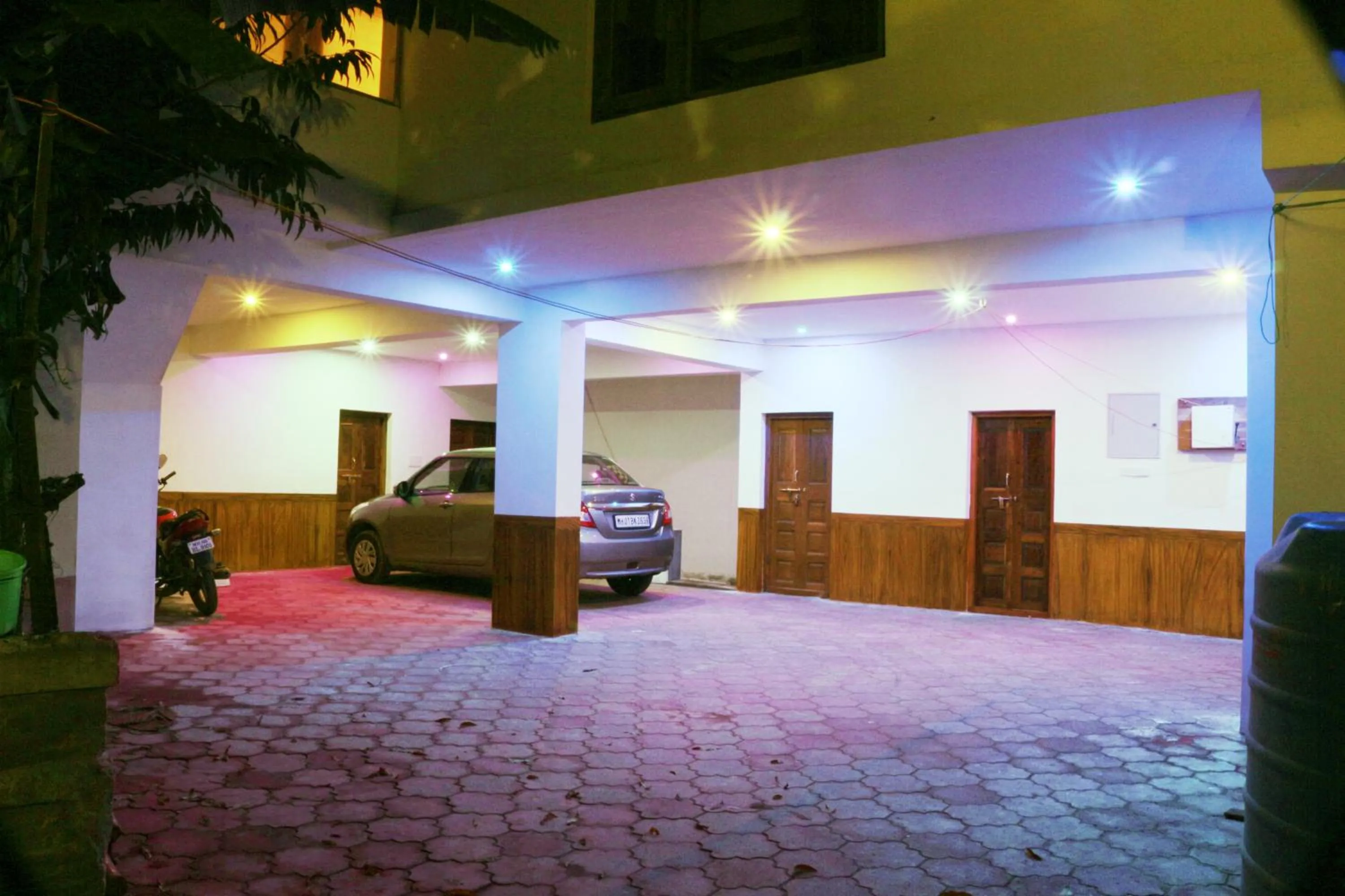 Satya Anand Cottage Pure Veg and Non Alcoholic Hotel