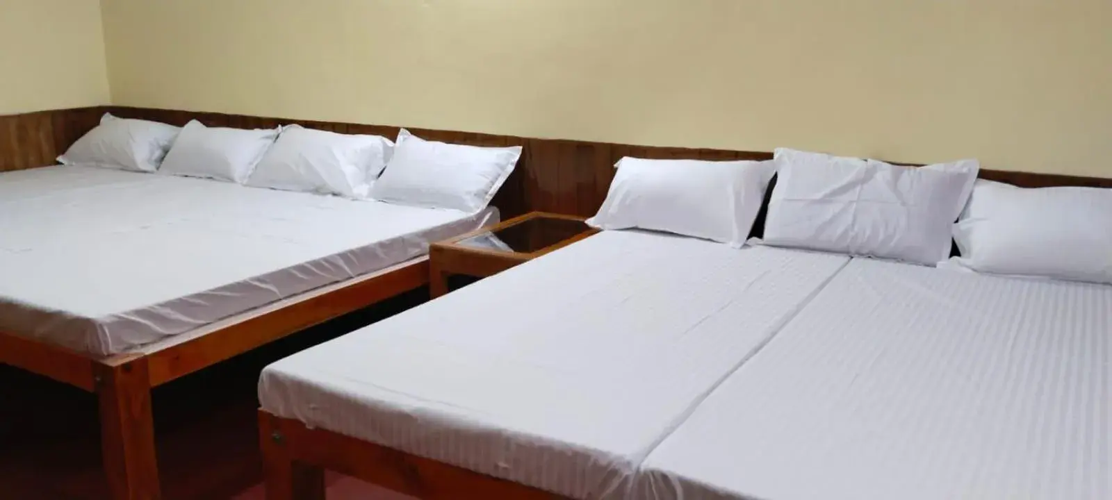 6-Bed Mixed Dormitory Room in Satya Anand Cottage Pure Veg and Non Alcoholic Hotel 6-Bed Mixed Dormitory Room in Satya Anand Cottage Pure Veg and Non Alcoholic Hotel