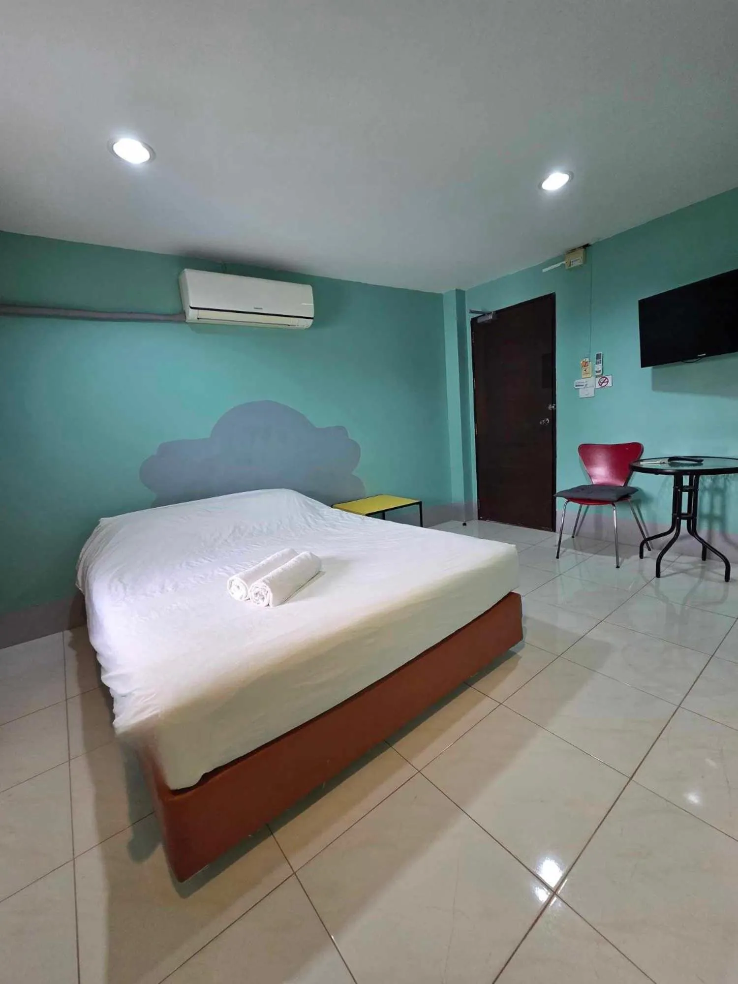 Photo of the whole room, Bed in City Inn Udonthani