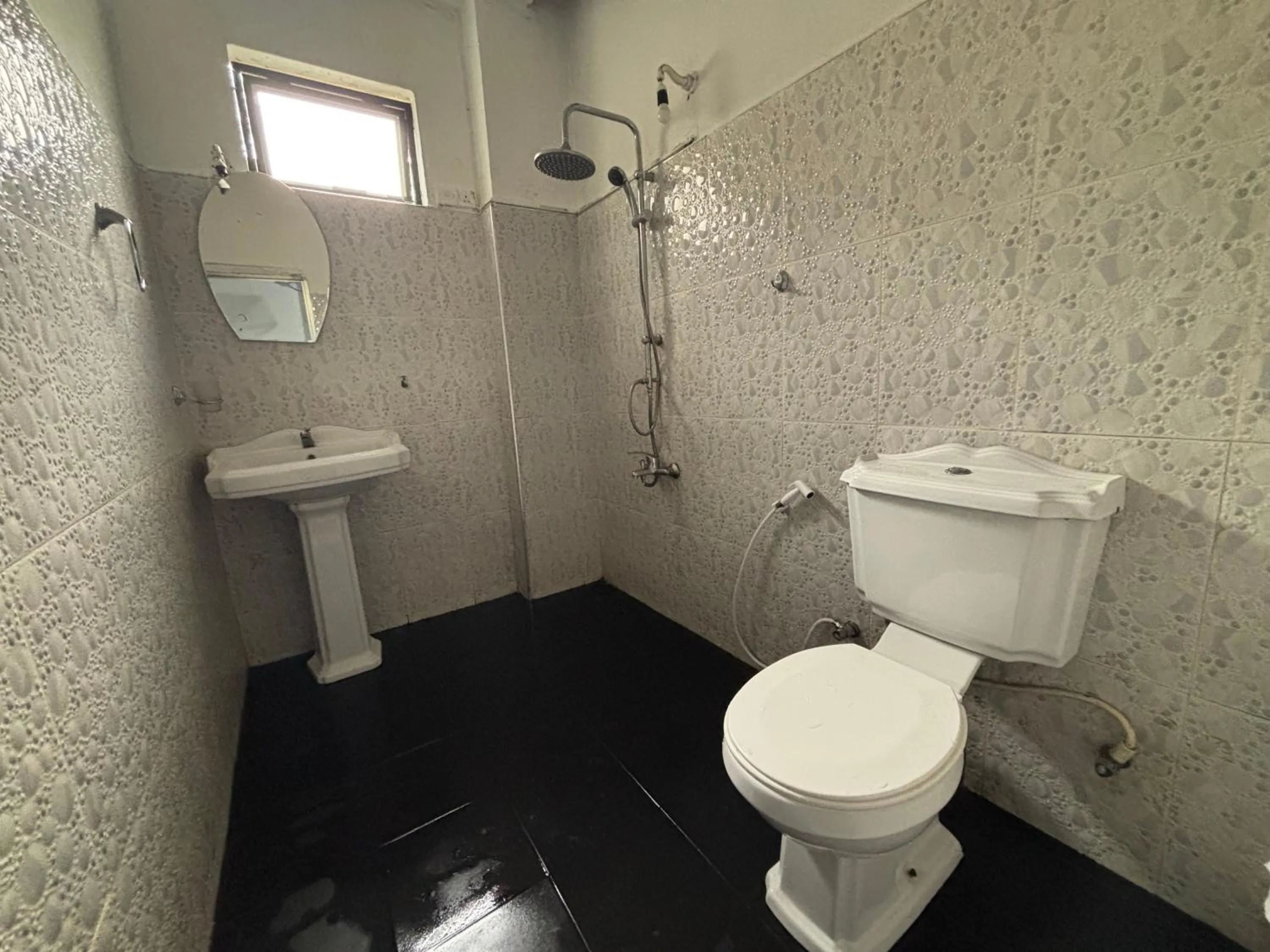 Bathroom in Ella New Green View