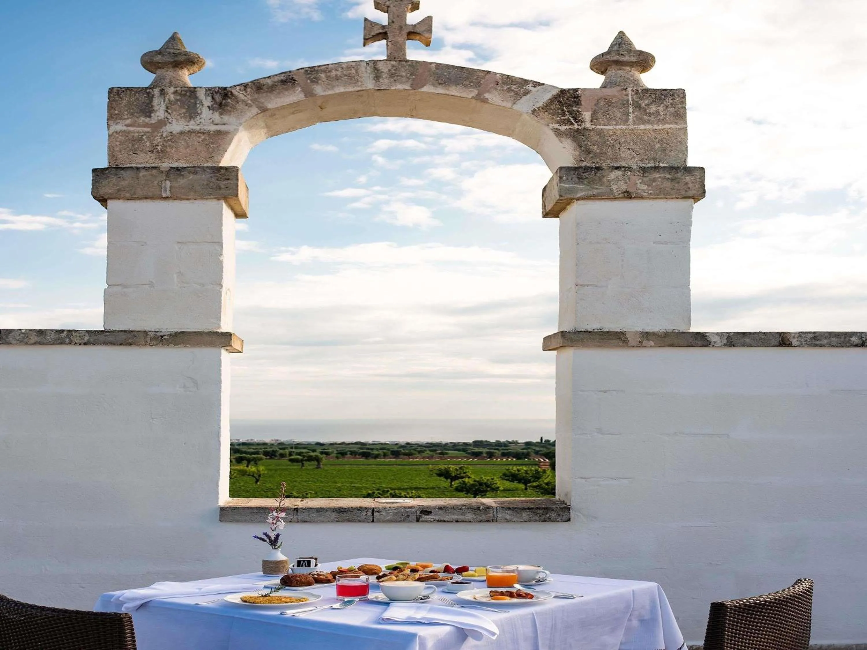 Restaurant/places to eat in Borgobianco Resort & Spa Polignano - MGallery Collection