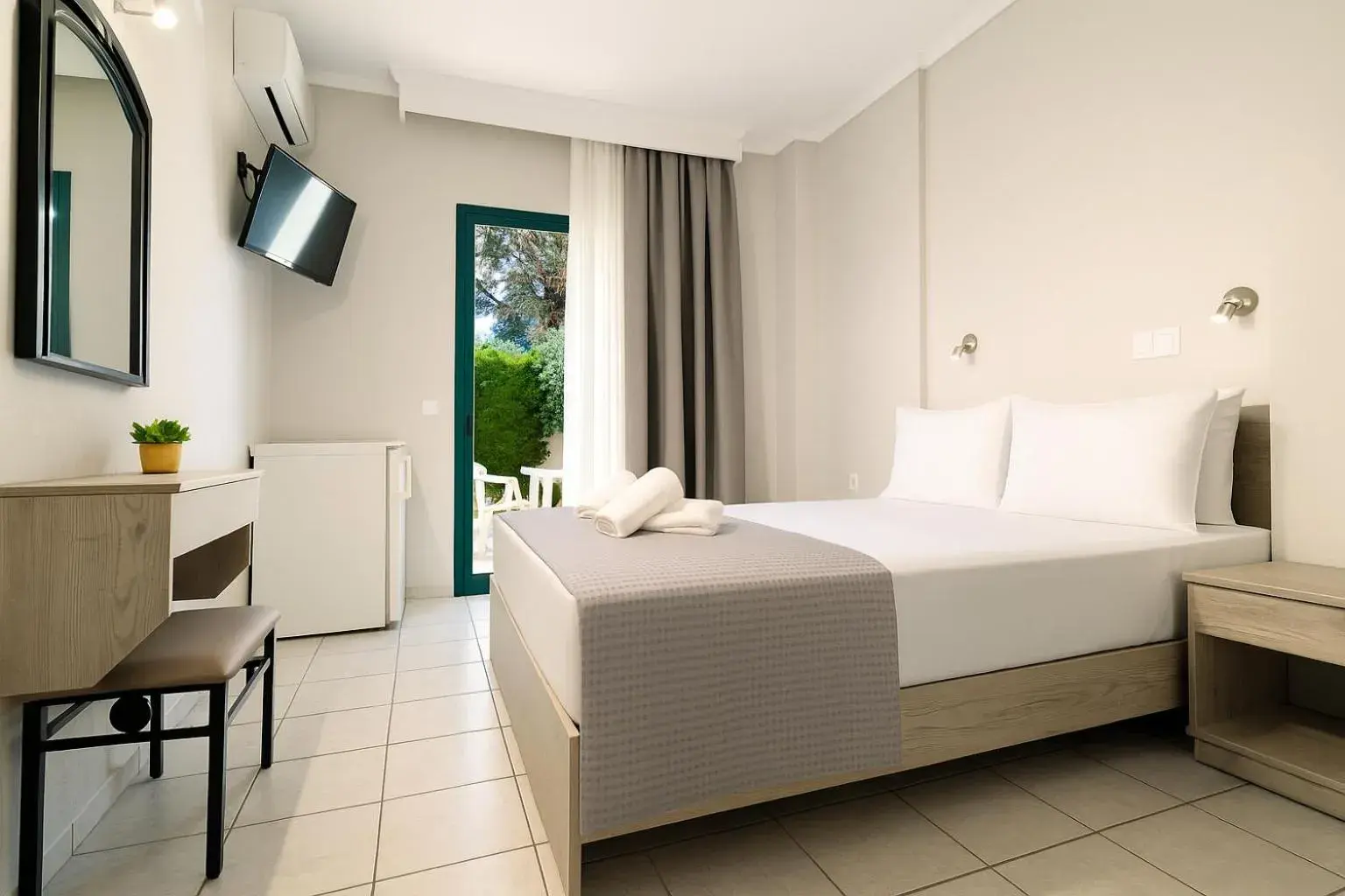 Double or Twin Room - Ground Floor in Samel Hotel Double or Twin Room - Ground Floor in Samel Hotel