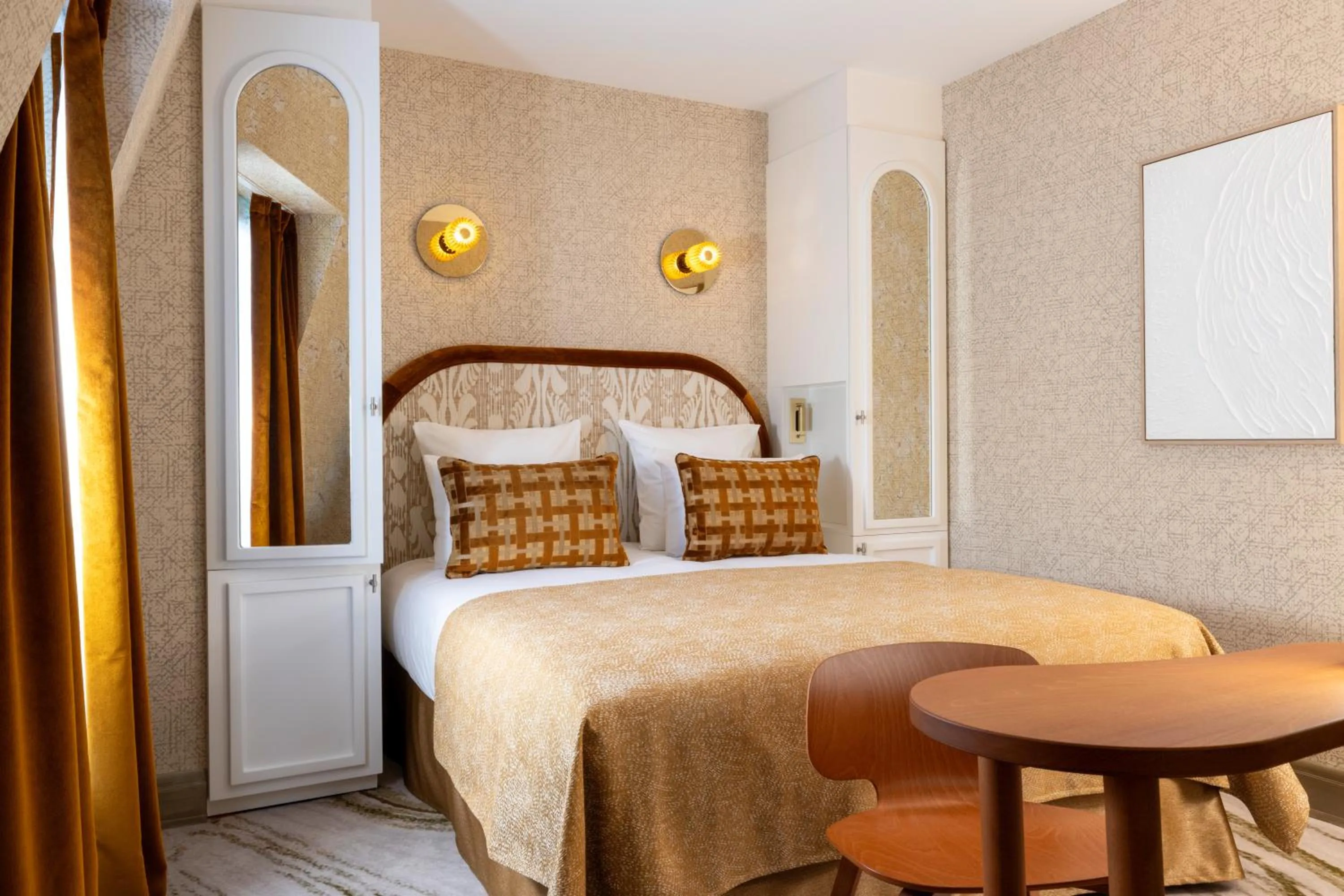 Bedroom, Bed in Hotel des Carmes by Malone