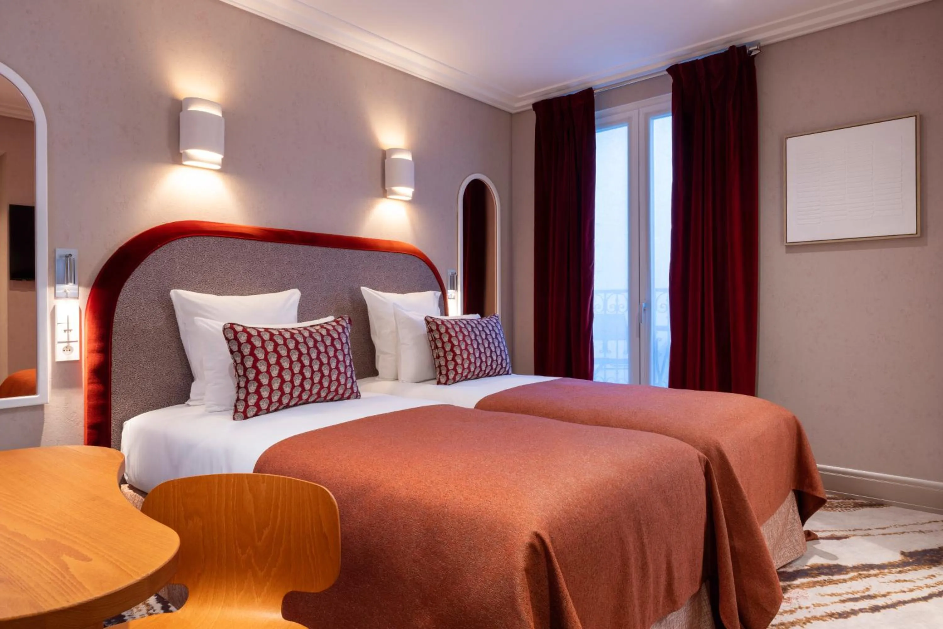 Bedroom, Bed in Hotel des Carmes by Malone