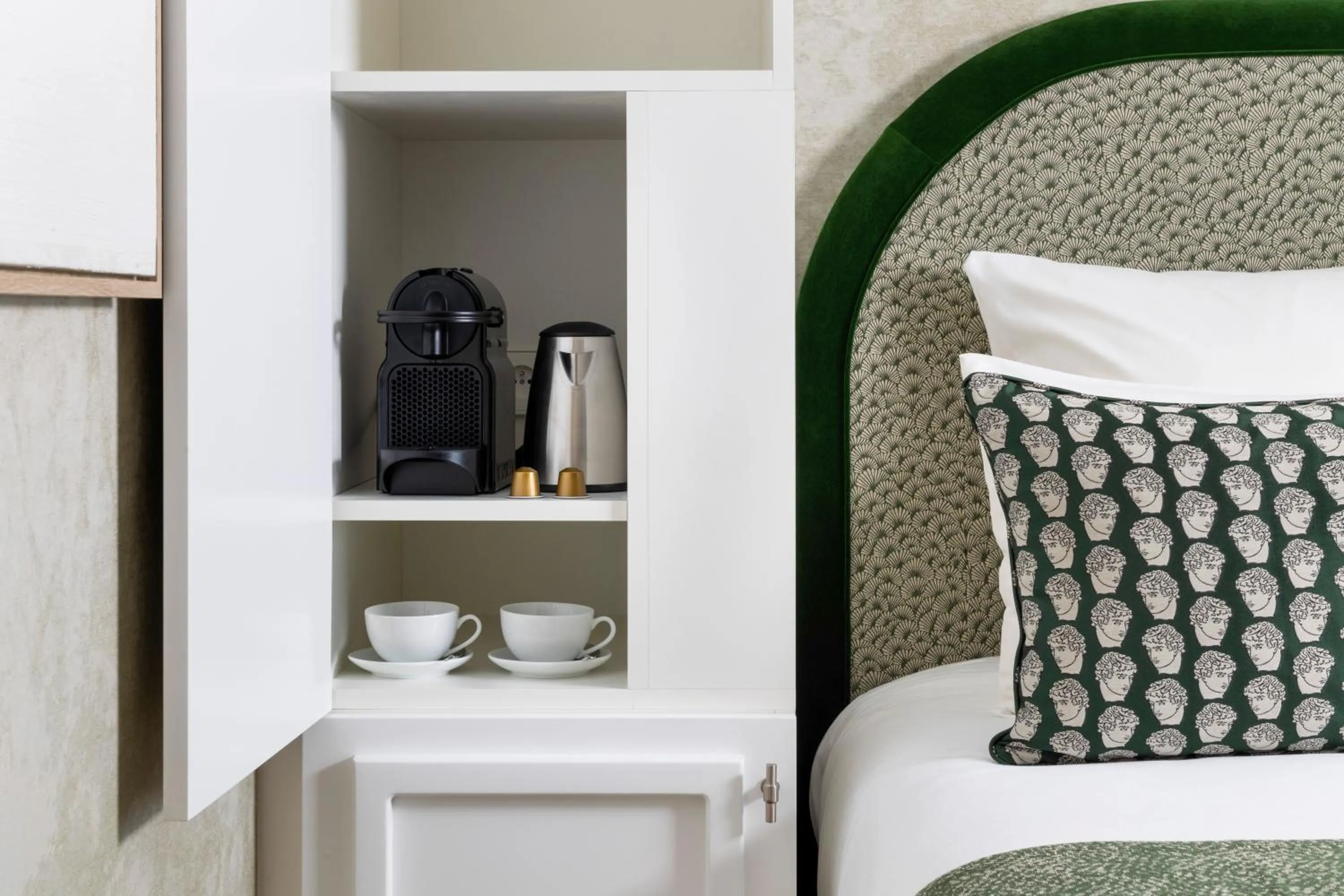 Bedroom, Bed in Hotel des Carmes by Malone