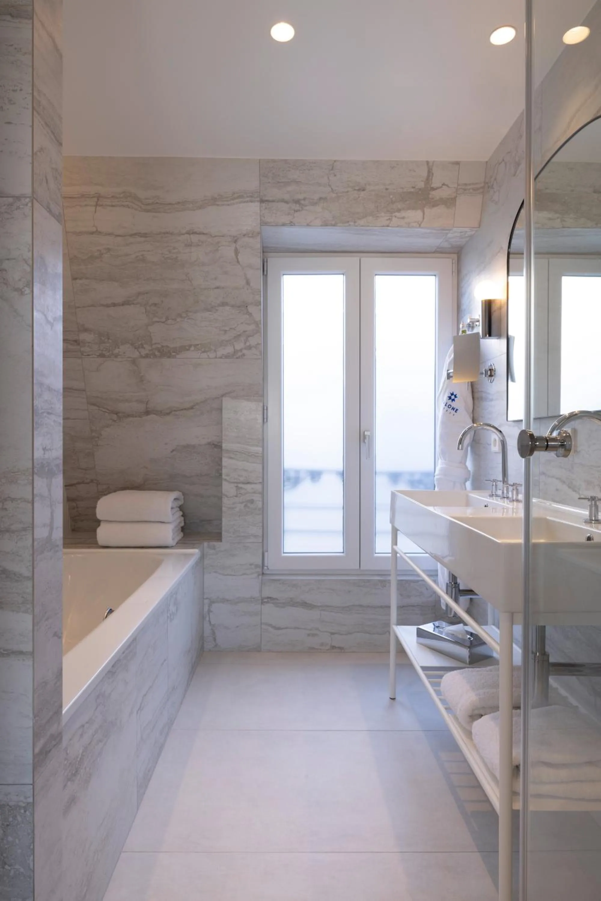 Bathroom, Bed in Hotel des Carmes by Malone