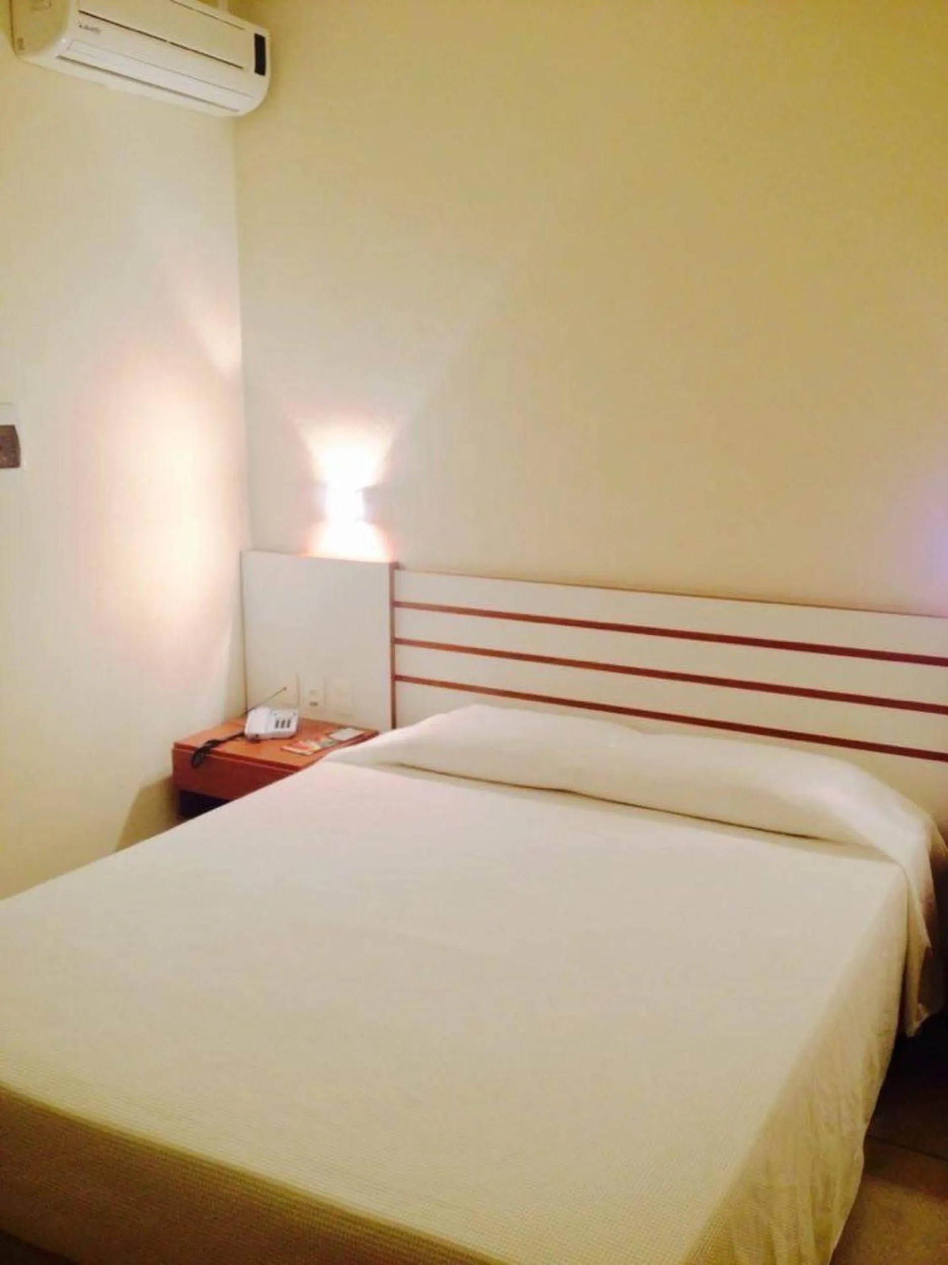 Photo of the whole room, Bed in Habitat Hotel Pirassununga