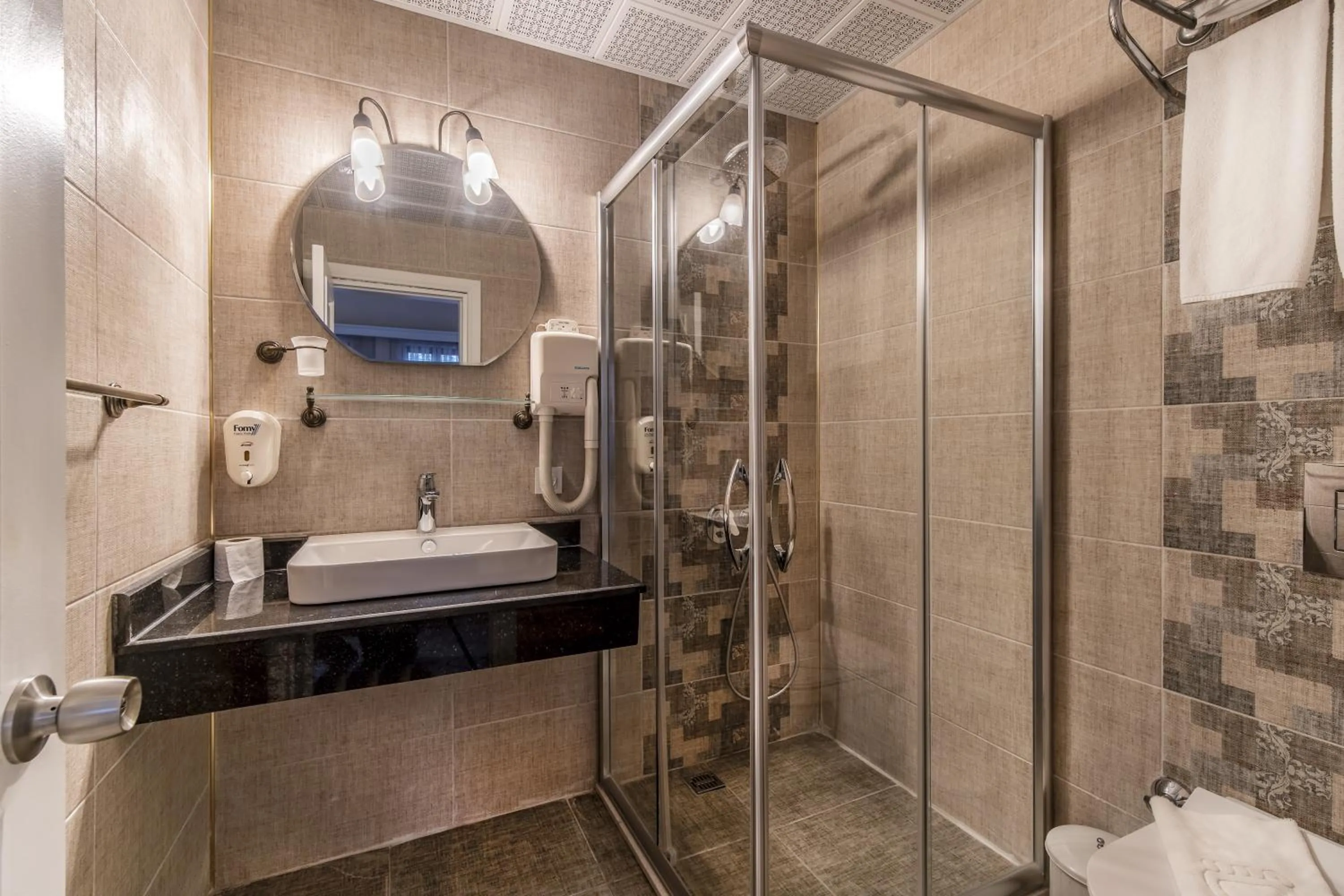 Shower in La Paloma Hotel