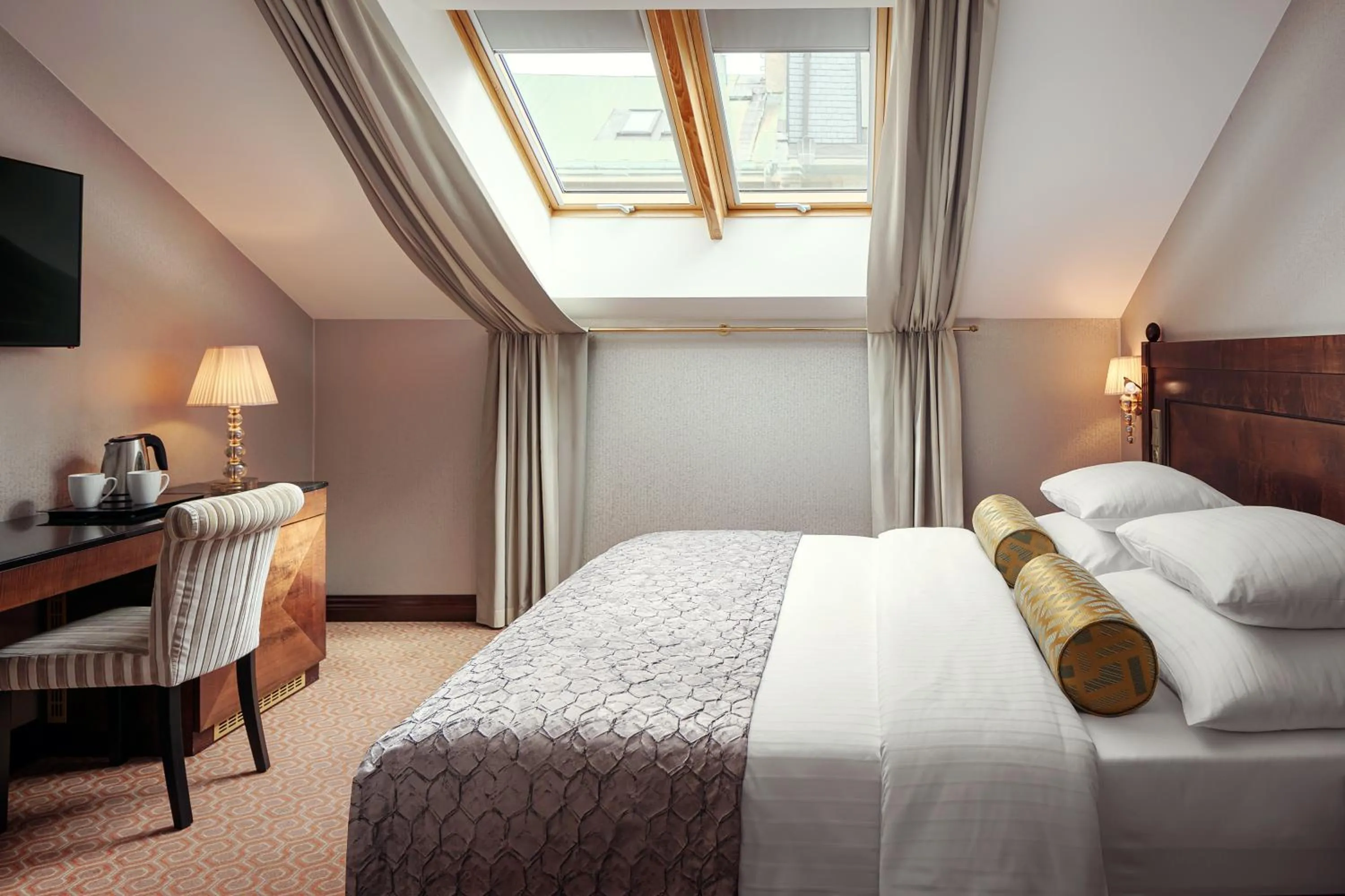 Bedroom, Bed in COSMOPOLITAN Hotel Prague