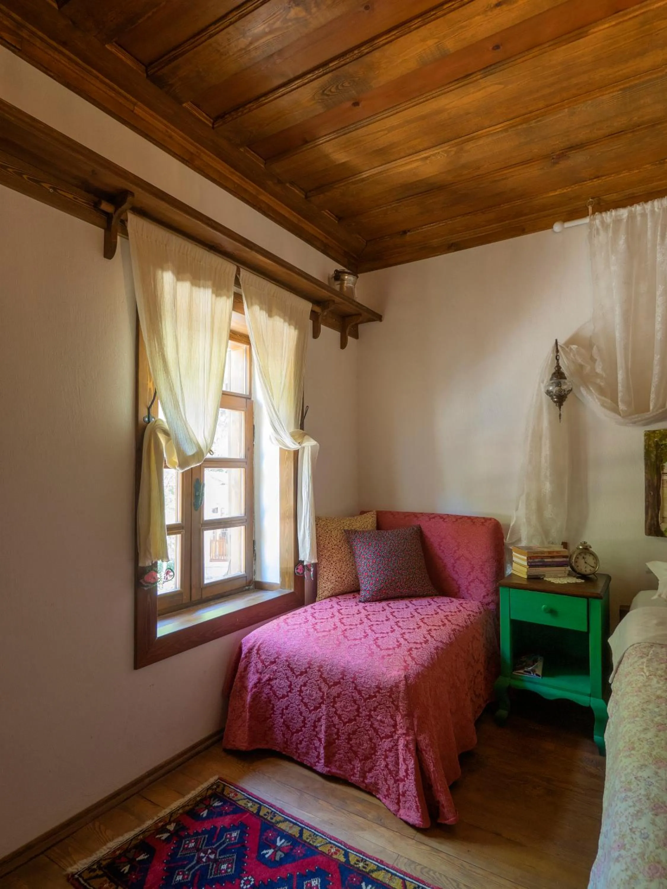 Logo/Certificate/Sign, Bed in Yeni Gelin Evi