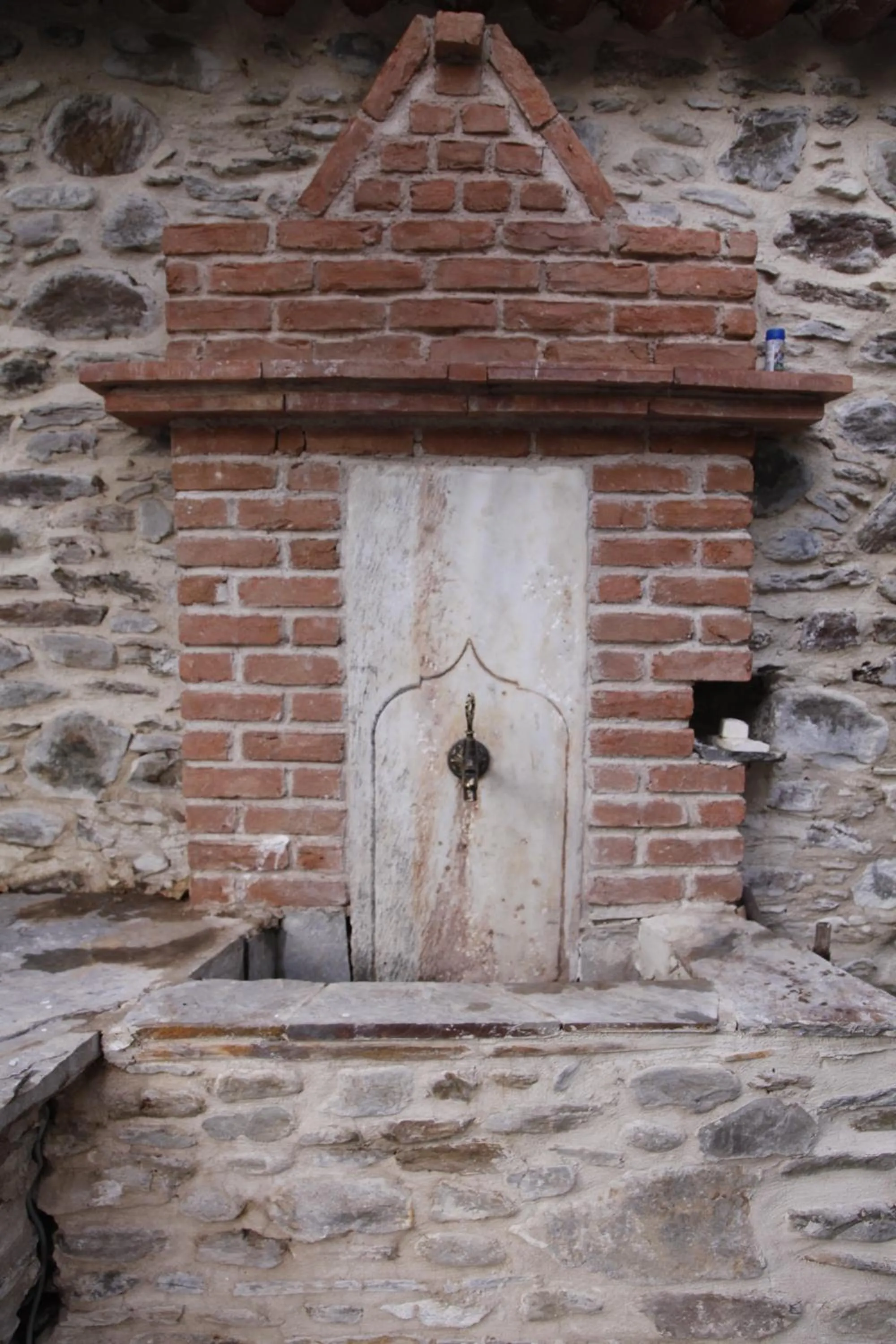 Property building in Yeni Gelin Evi