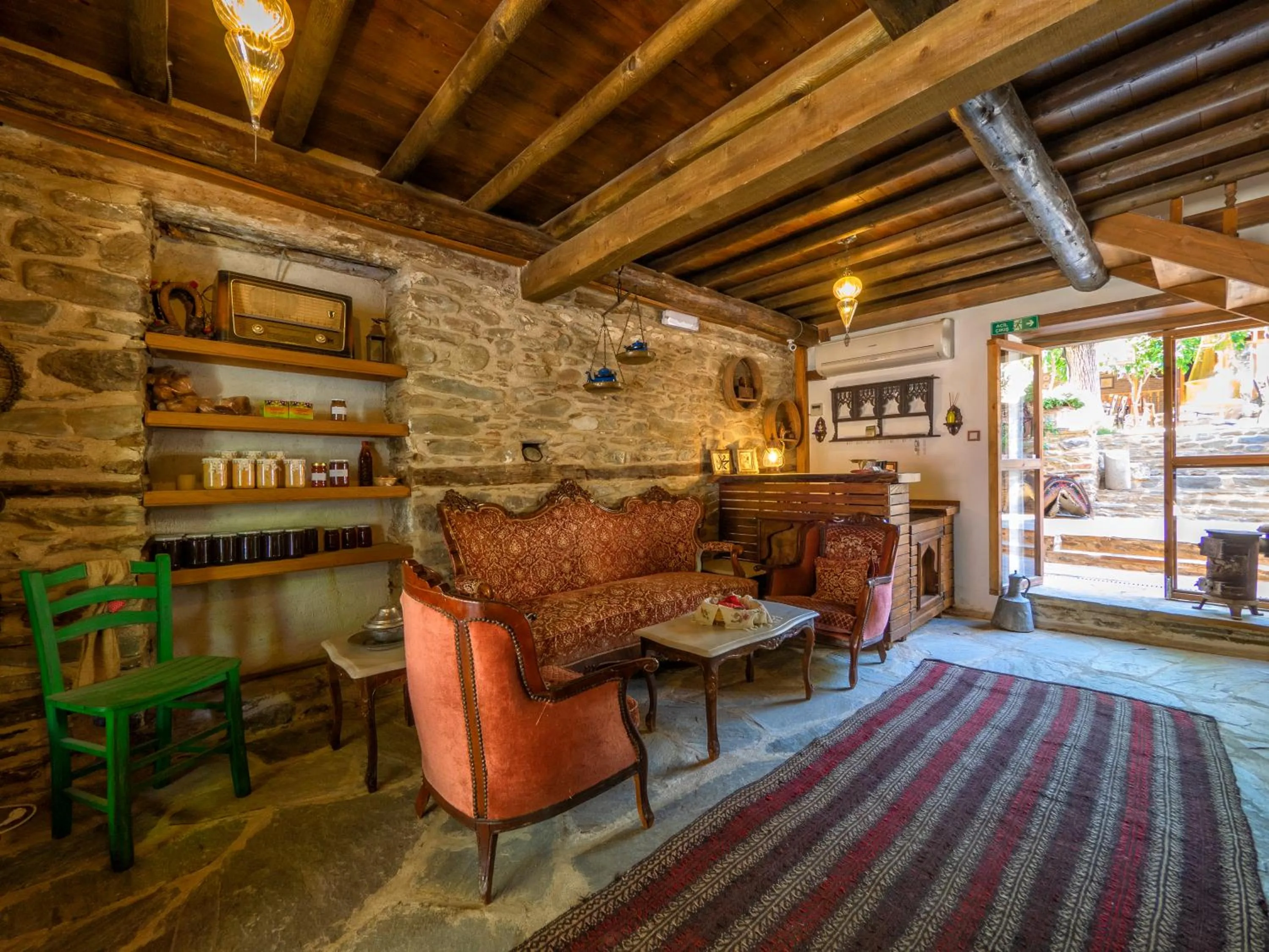 Property building in Yeni Gelin Evi