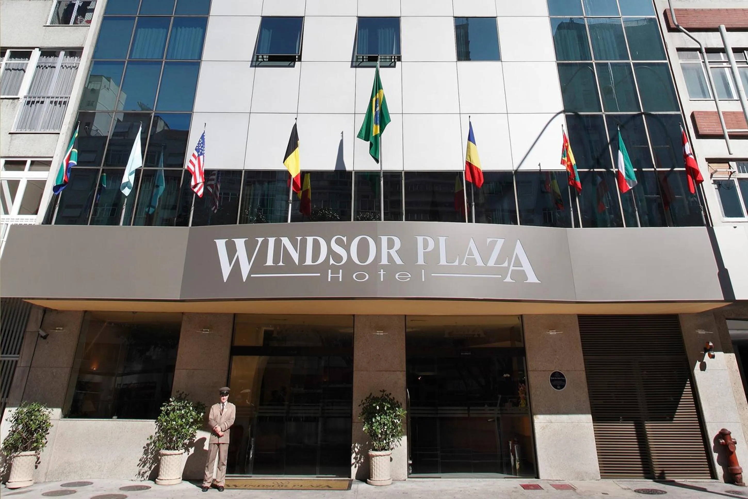 Property building in Windsor Plaza Copacabana