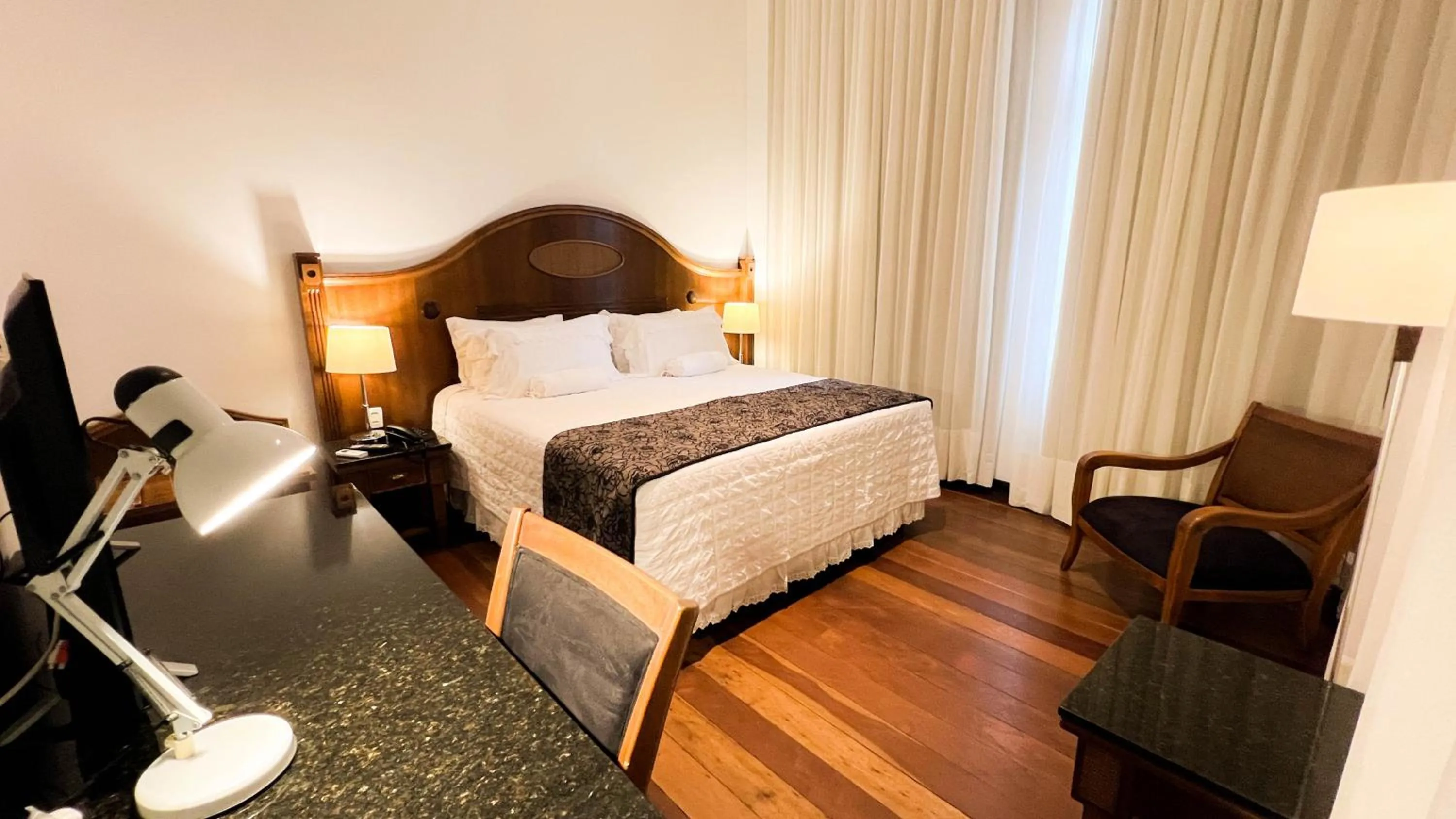 Bed in Johnscher by SJ - San Juan Curitiba