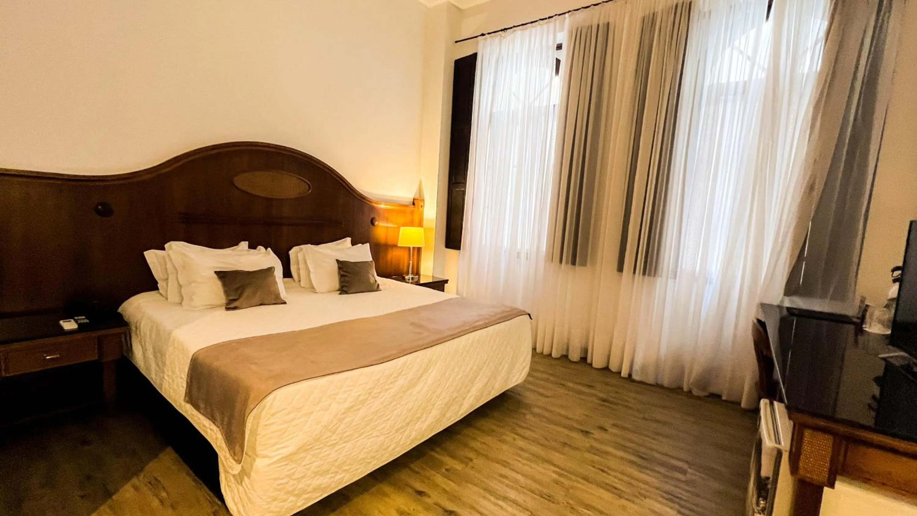 Bedroom, Bed in Johnscher by SJ - San Juan Curitiba