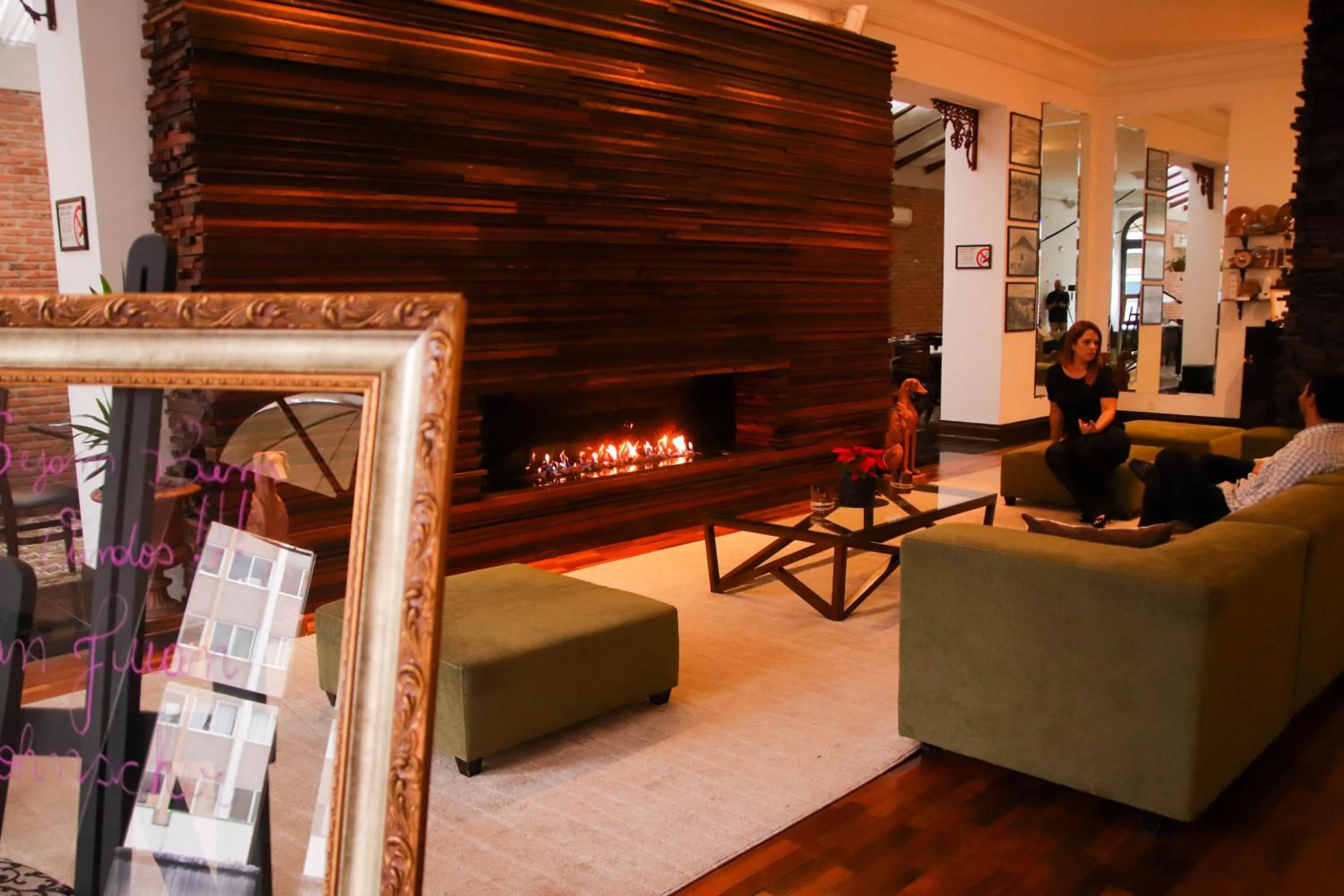 flat iron in Johnscher by SJ - San Juan Curitiba