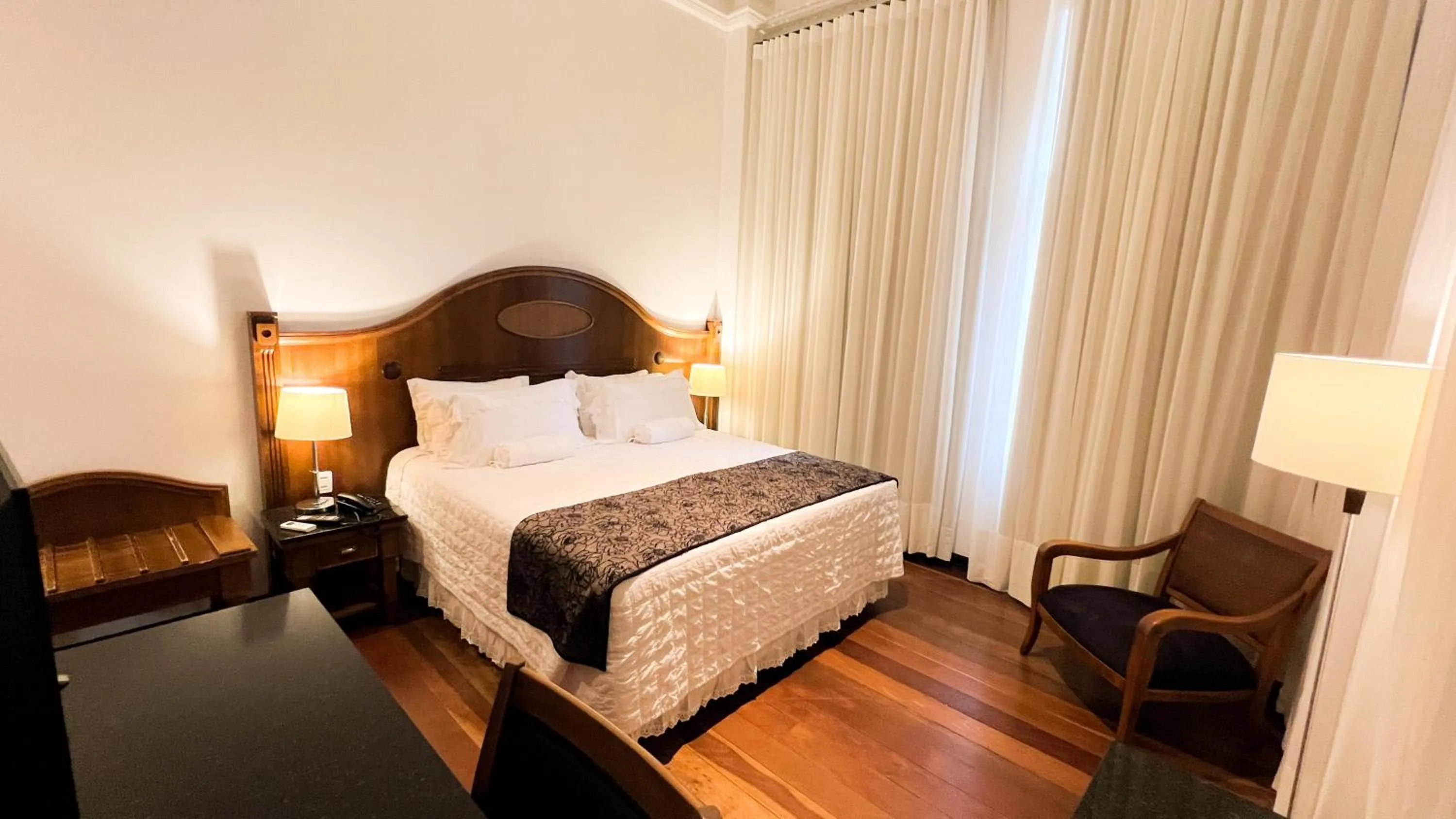 Bed in Johnscher by SJ - San Juan Curitiba