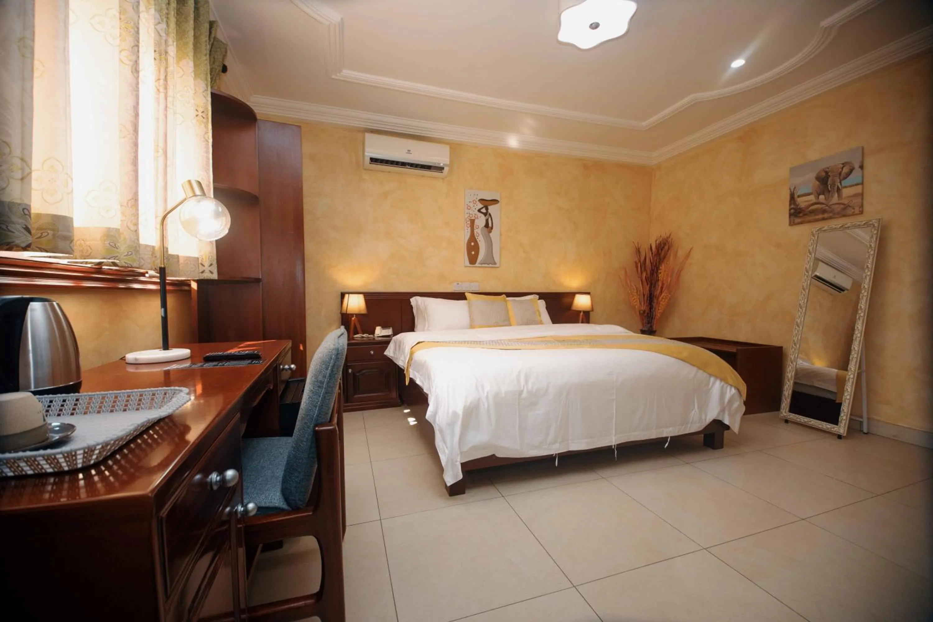 Bedroom, Bed in Cocktail and Dreams Hotel