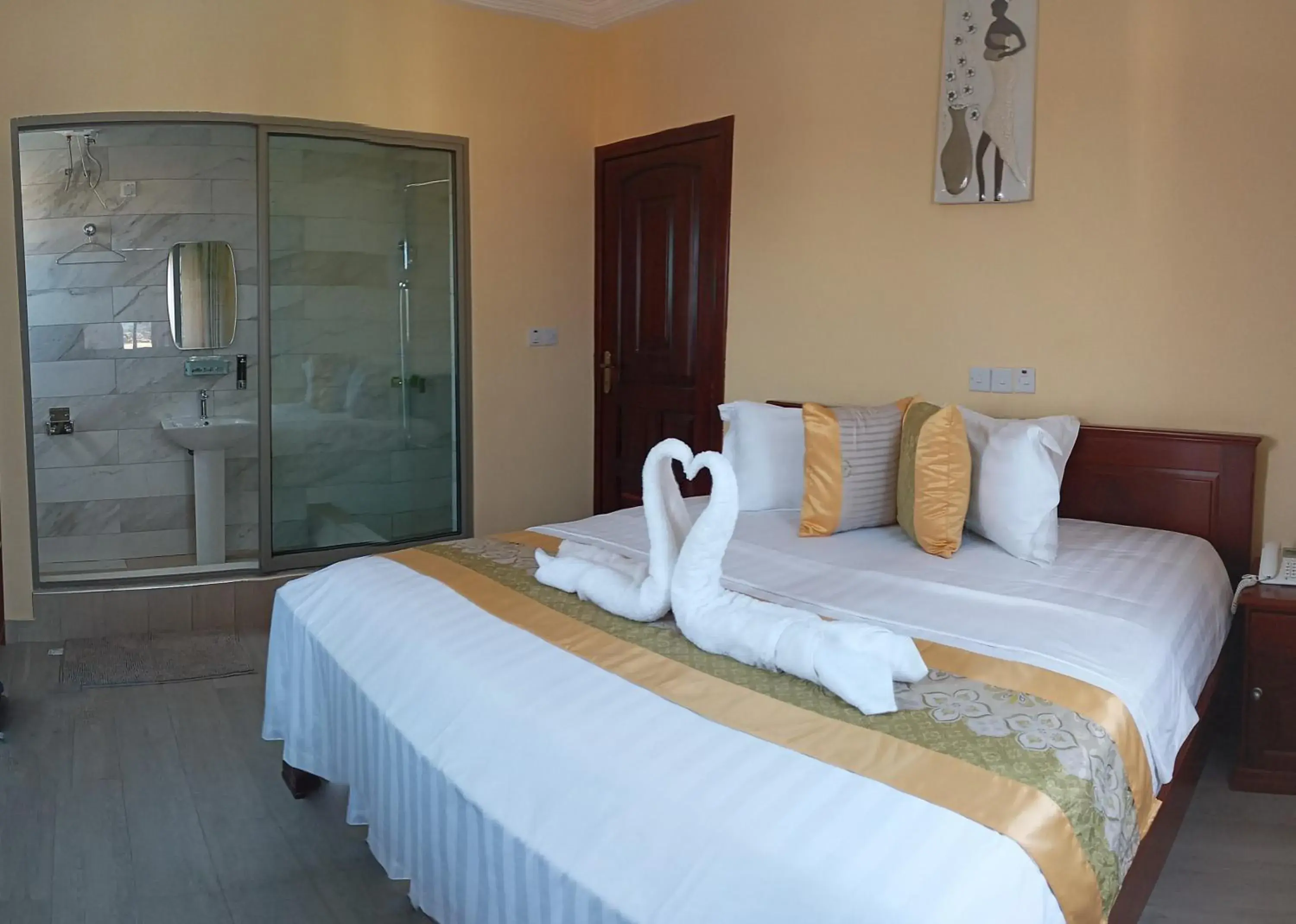 Deluxe King Room - single occupancy in Cocktail and Dreams Hotel Deluxe King Room - single occupancy in Cocktail and Dreams Hotel