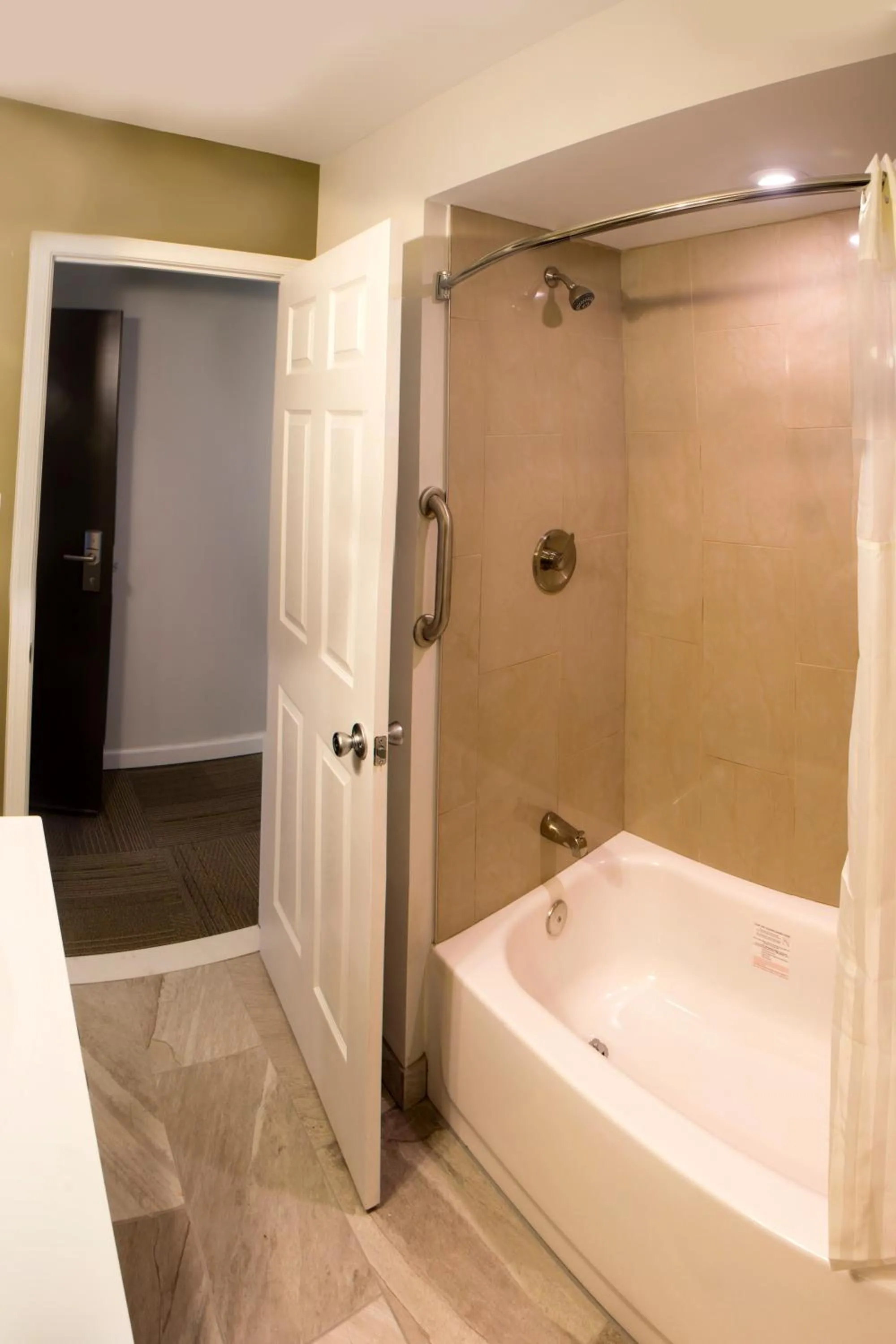 Shower in Chateau Suites