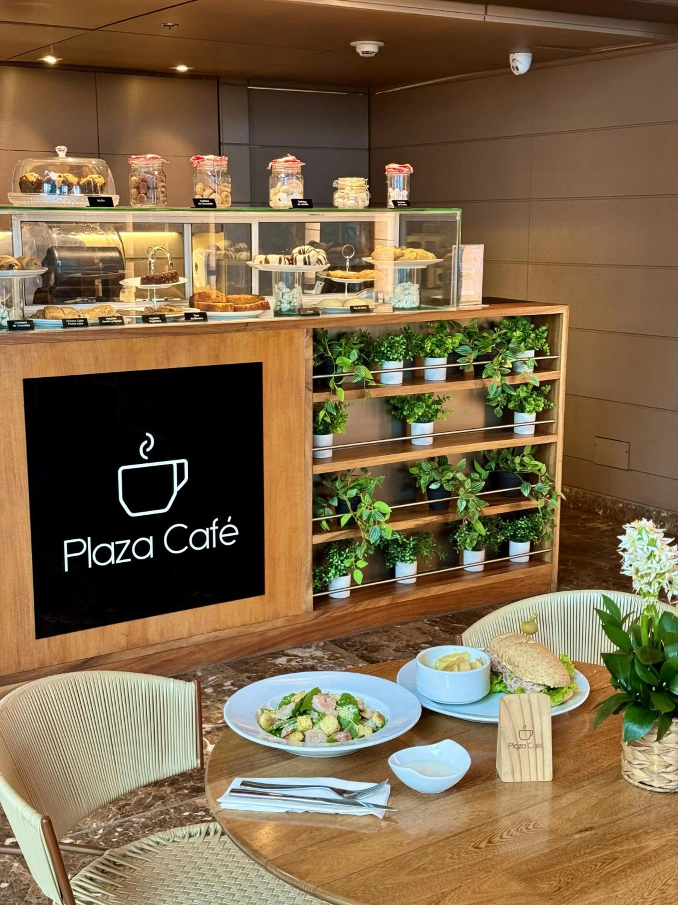 Restaurant/places to eat in Estelar Cartagena de Indias Hotel y Centro de Convenciones