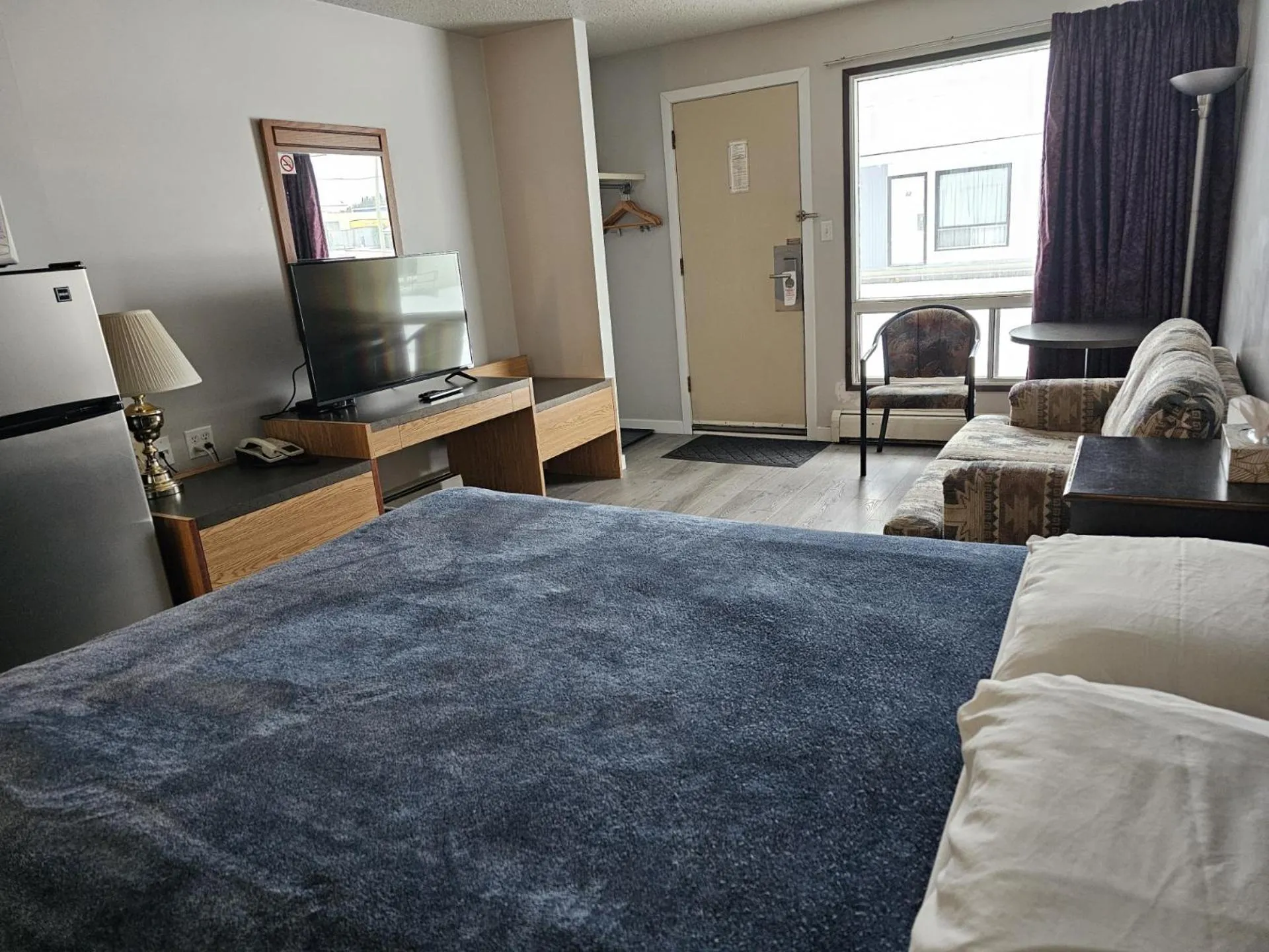 Bed in Howard Johnson by Wyndham Edson