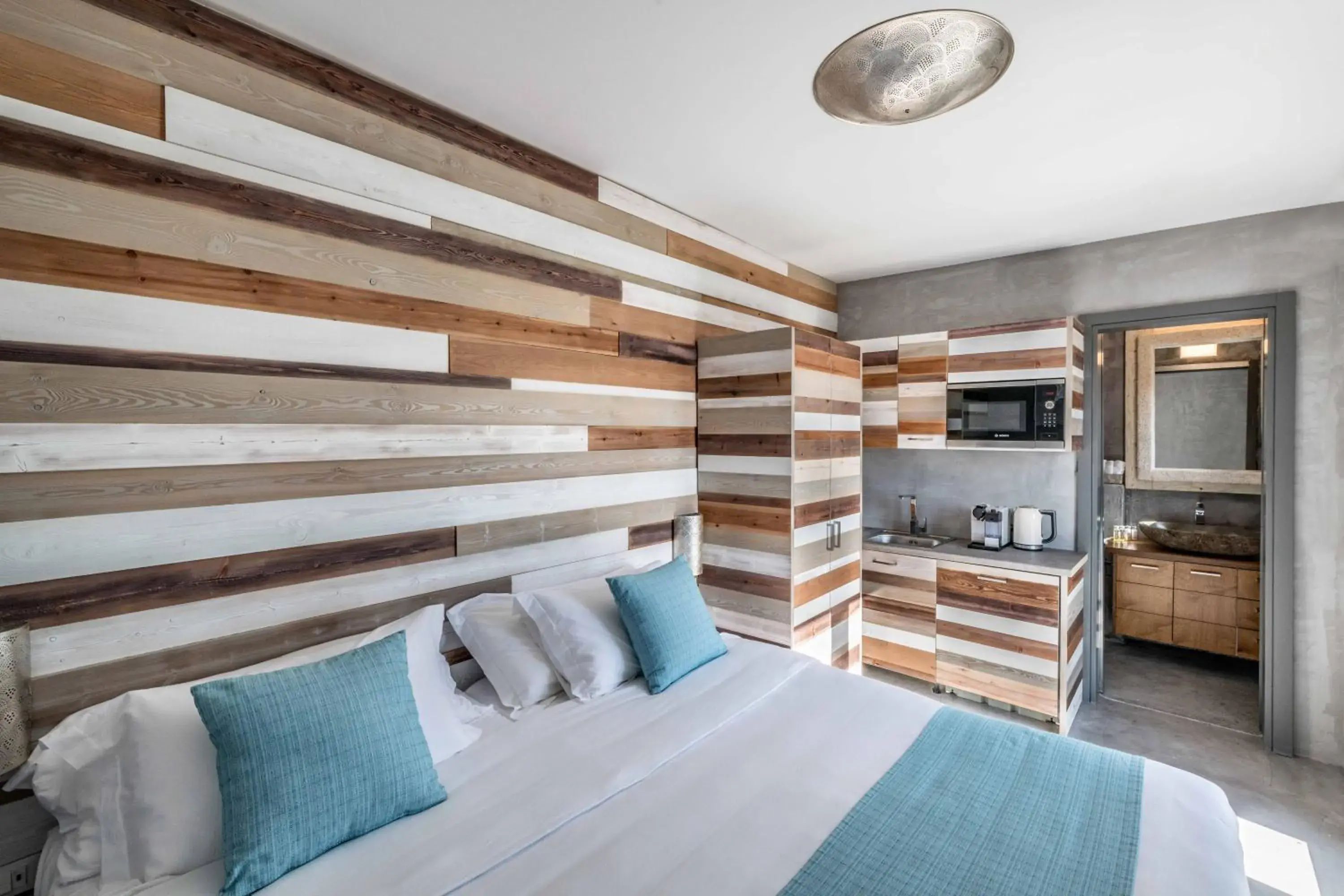 Deluxe Double Room with Sea View in Melangel Deluxe Double Room with Sea View in Melangel