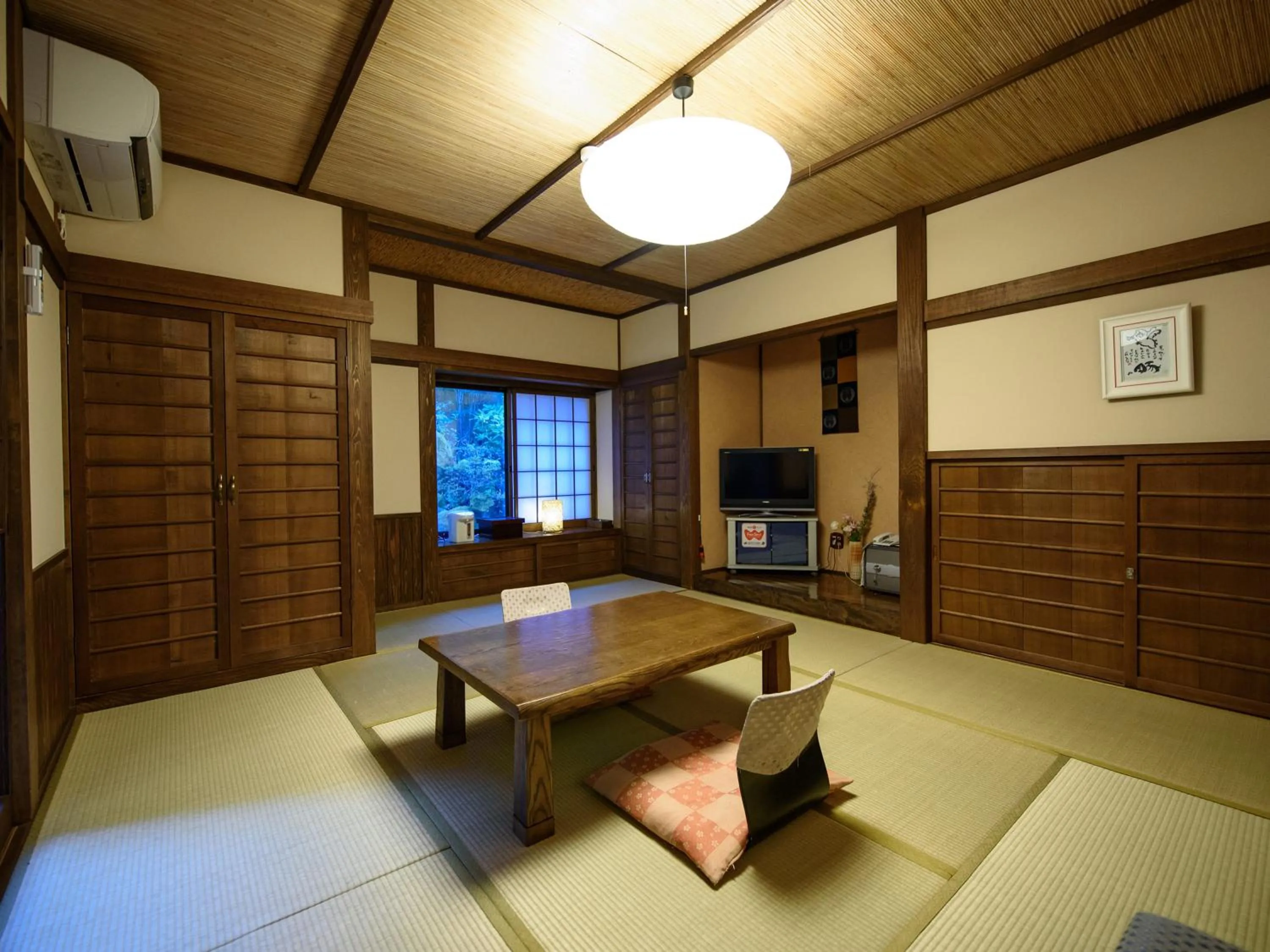 Photo of the whole room in Yunohira Kamiyanagiya
