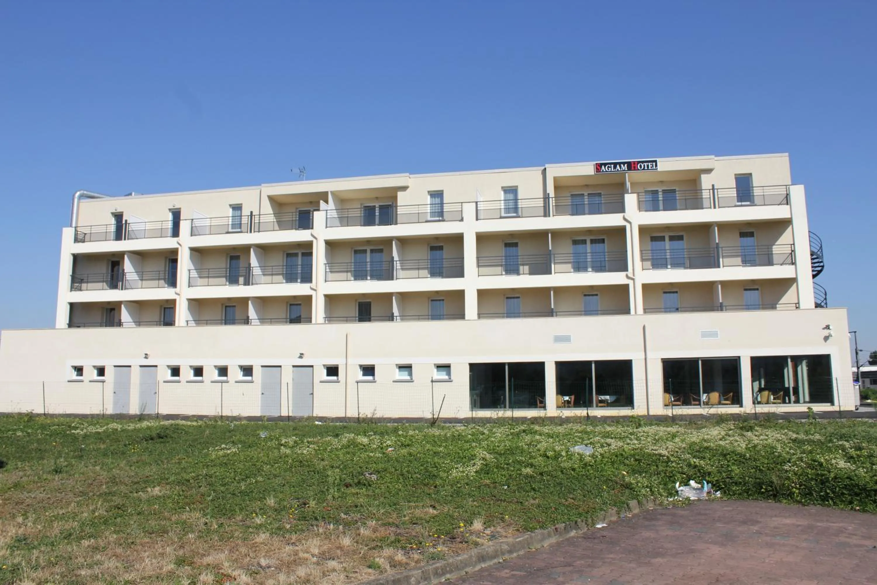 Property building in Saglam Hôtel