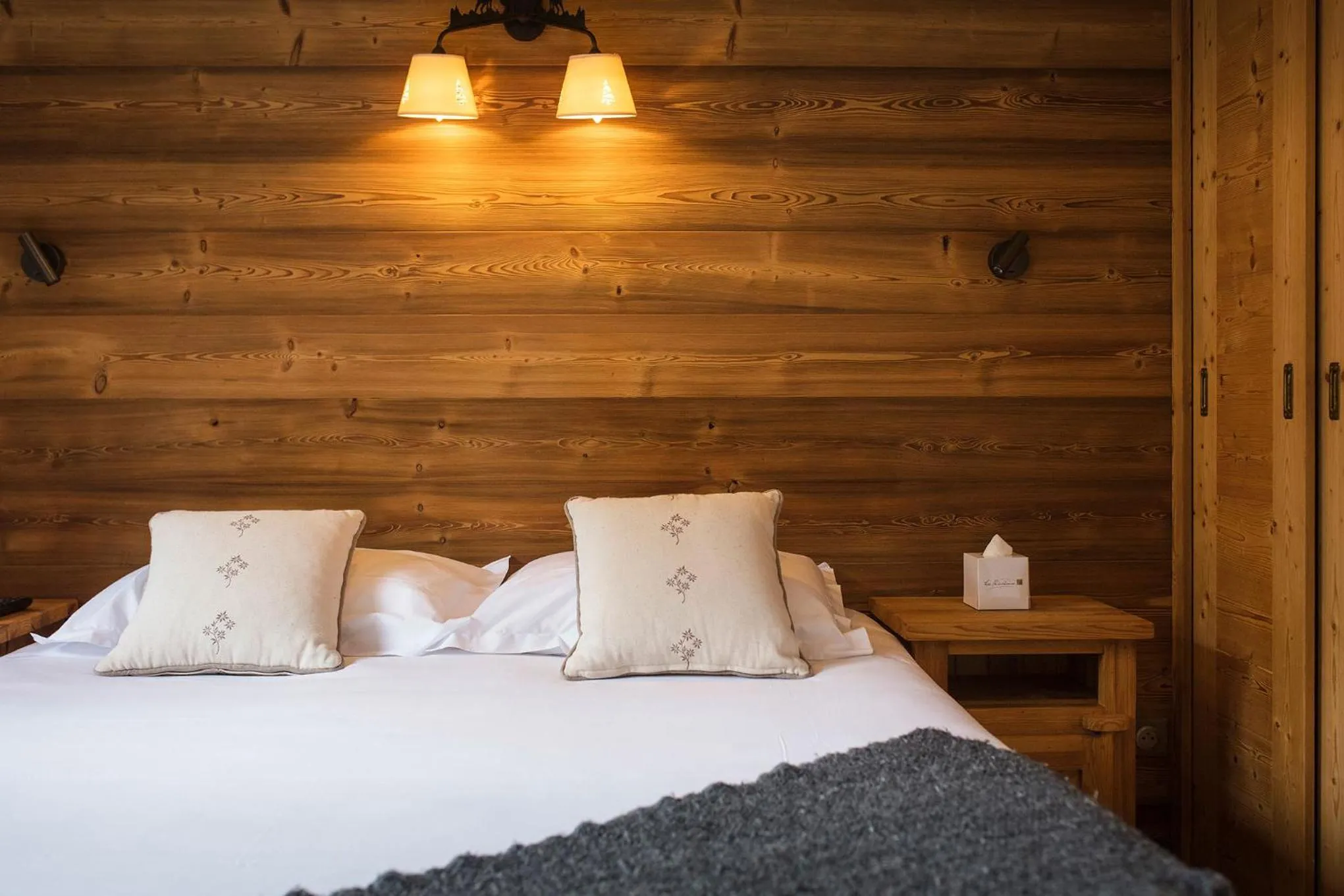 Bedroom, Bed in Les Cimes