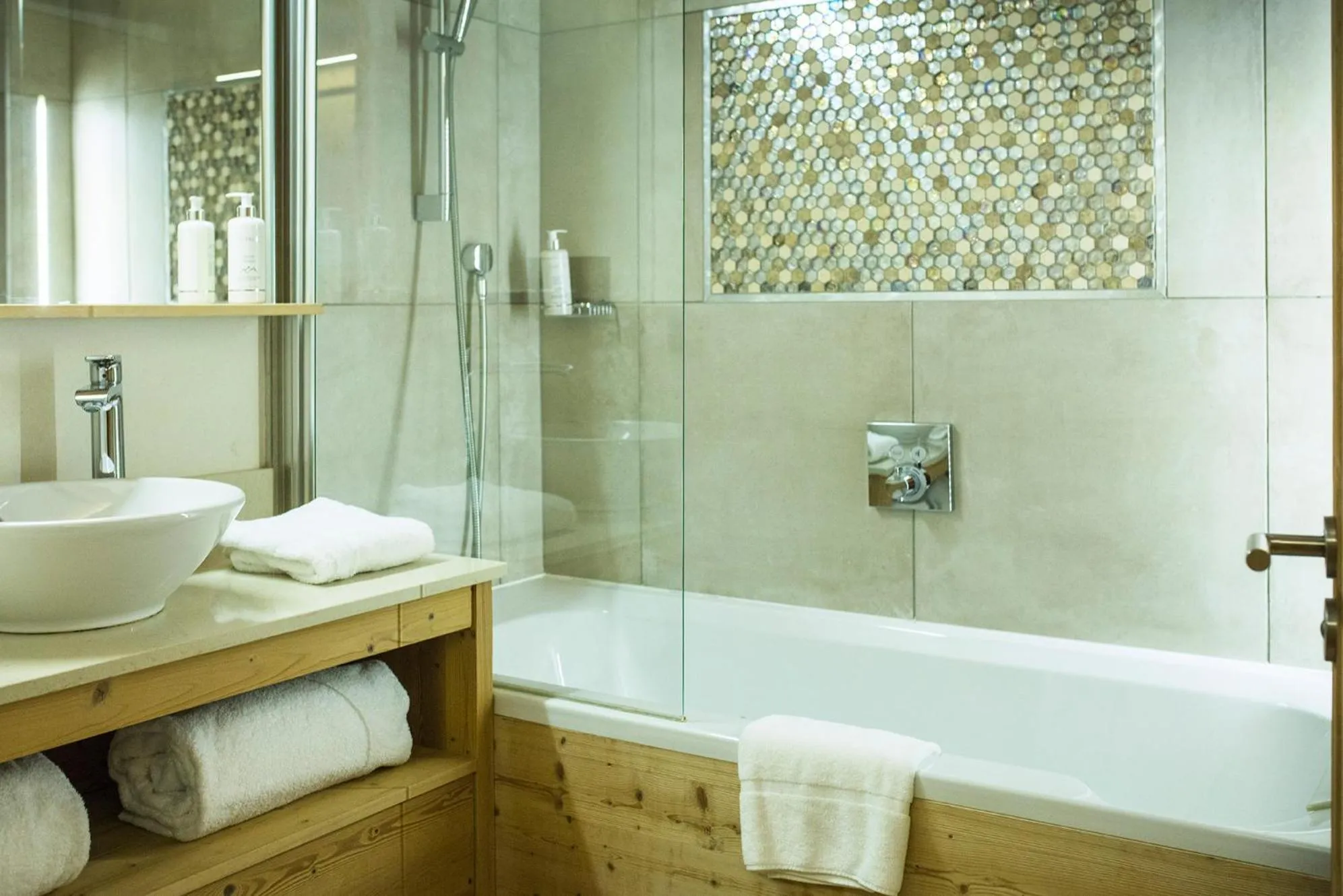 Bathroom in Les Cimes