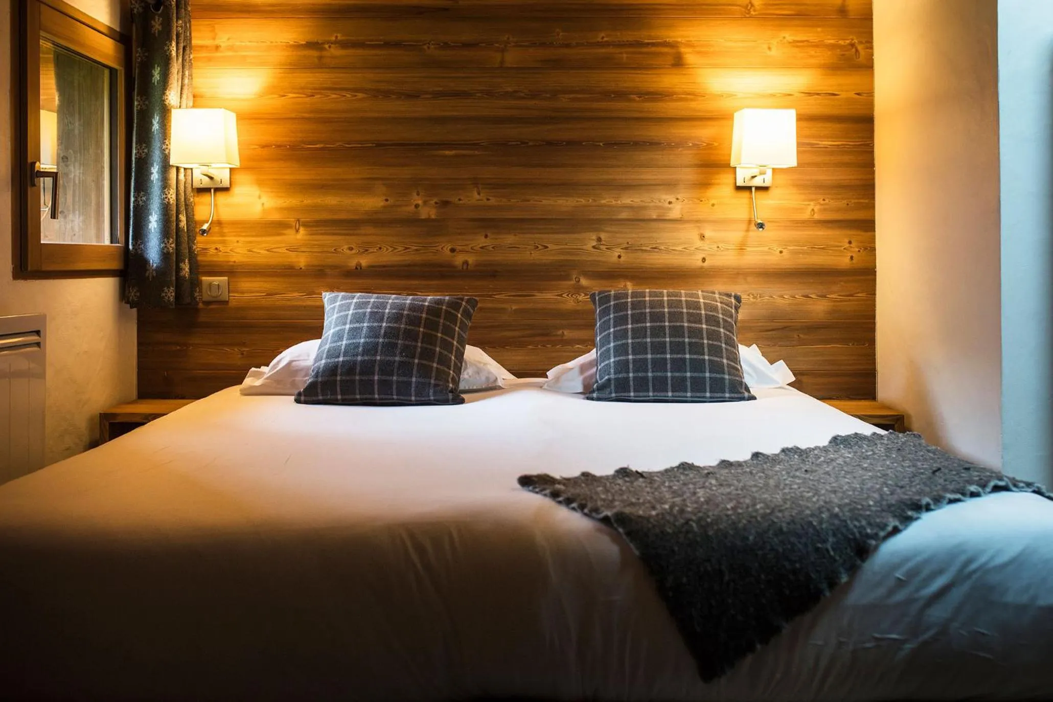 Bedroom, Bed in Les Cimes