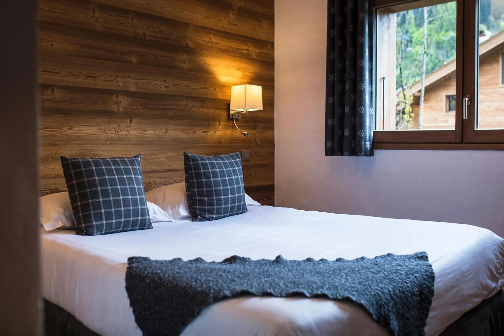 Bedroom, Bed in Les Cimes