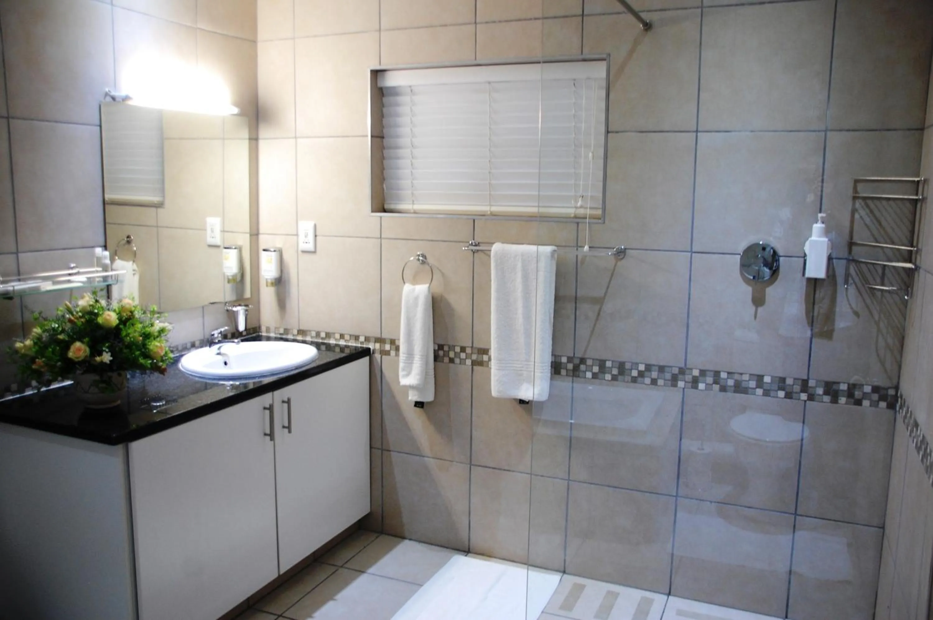 Shower in Rivonia Premier Lodge