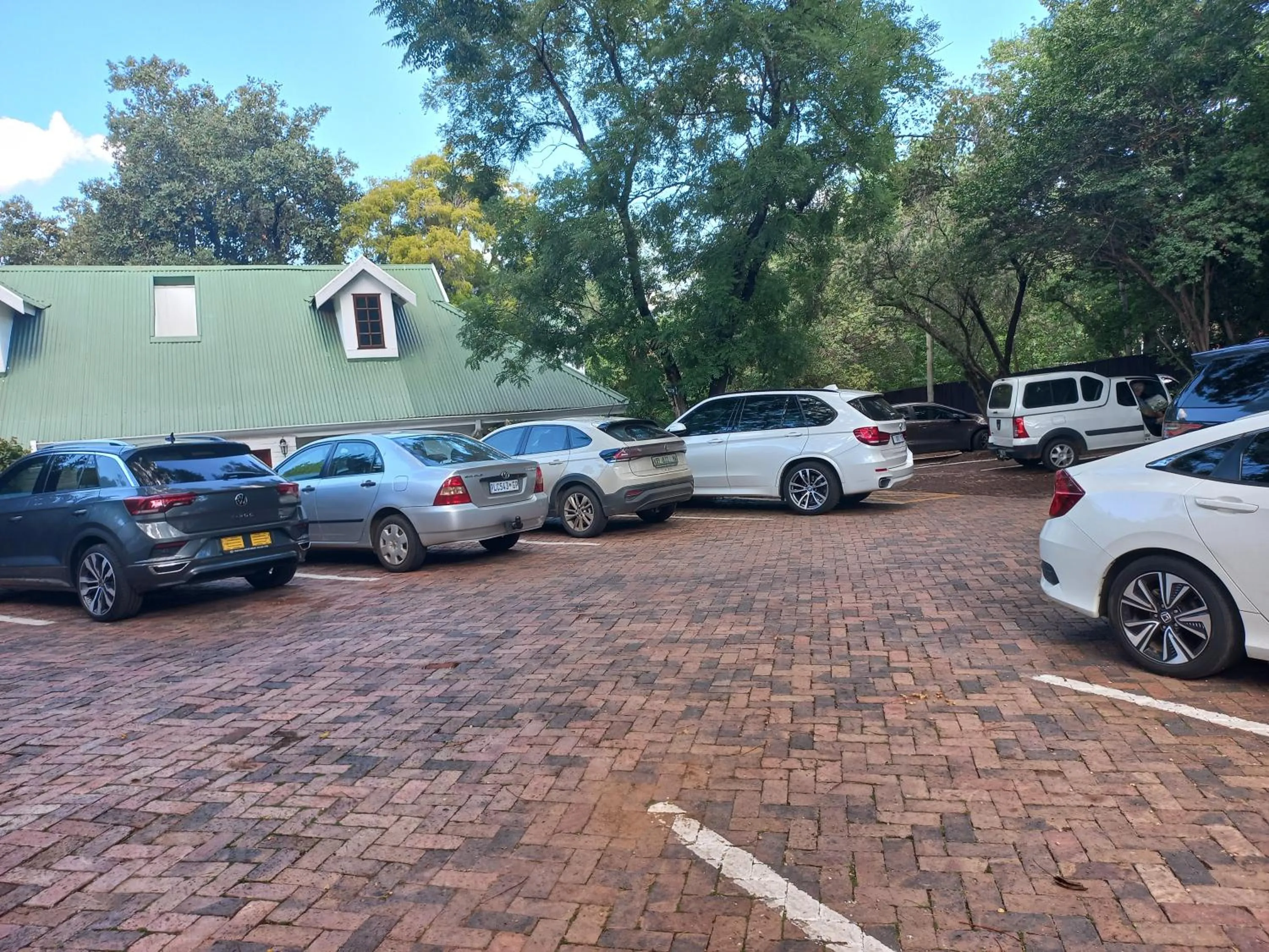 Parking in Rivonia Premier Lodge