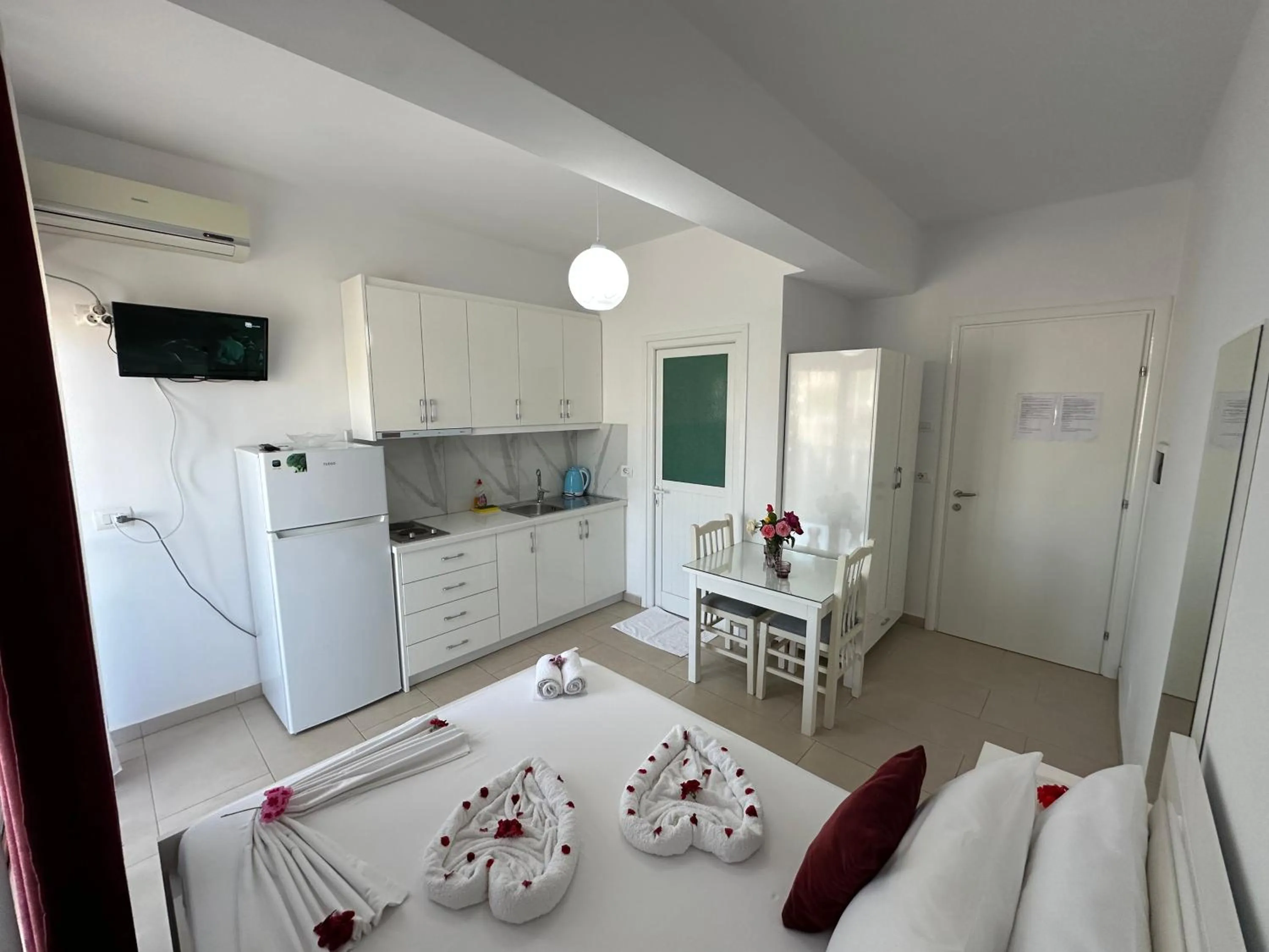 Bed in Vila Renato Ksamil