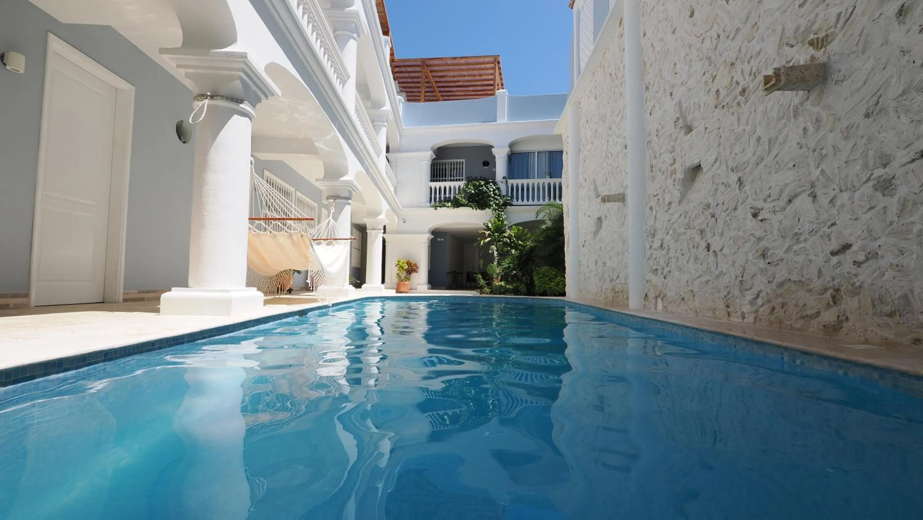 Swimming pool in Hotel Casa Cytia