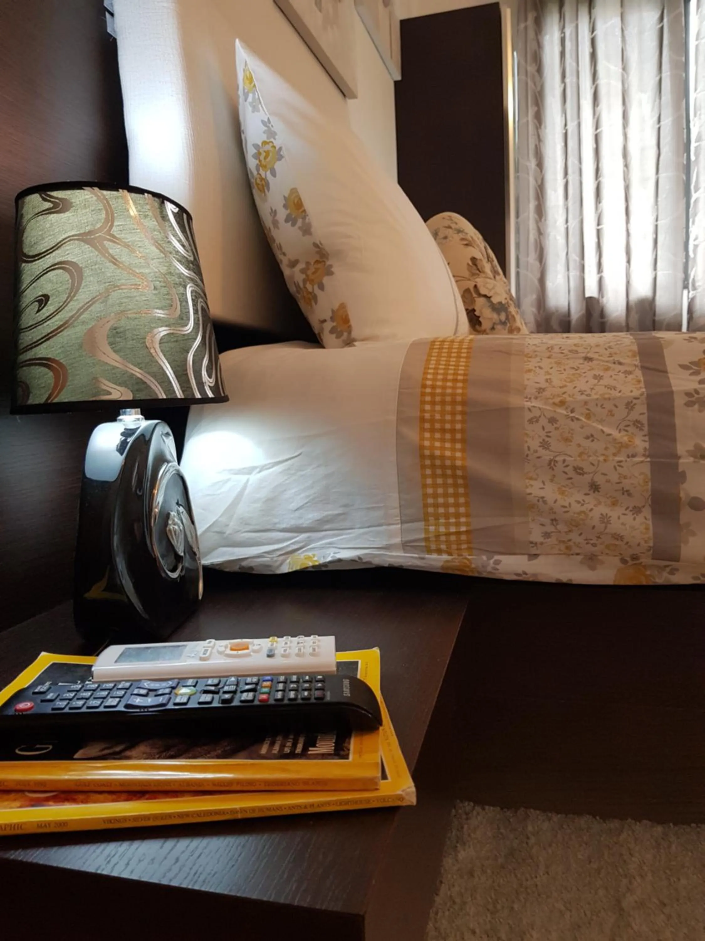 Bedroom, Bed in Sunshine Court