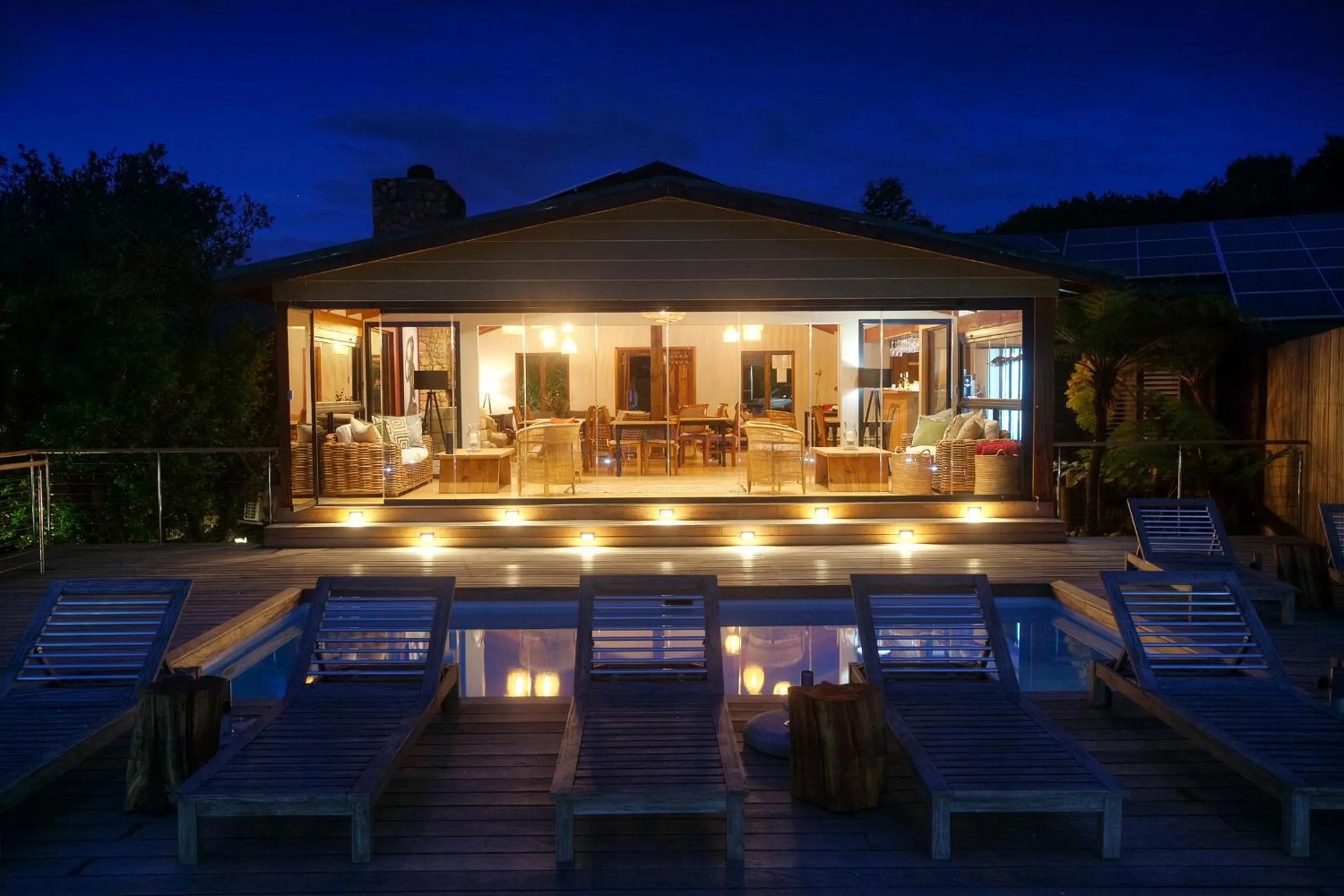 Pool view in Elephant Hide of Knysna Guest Lodge