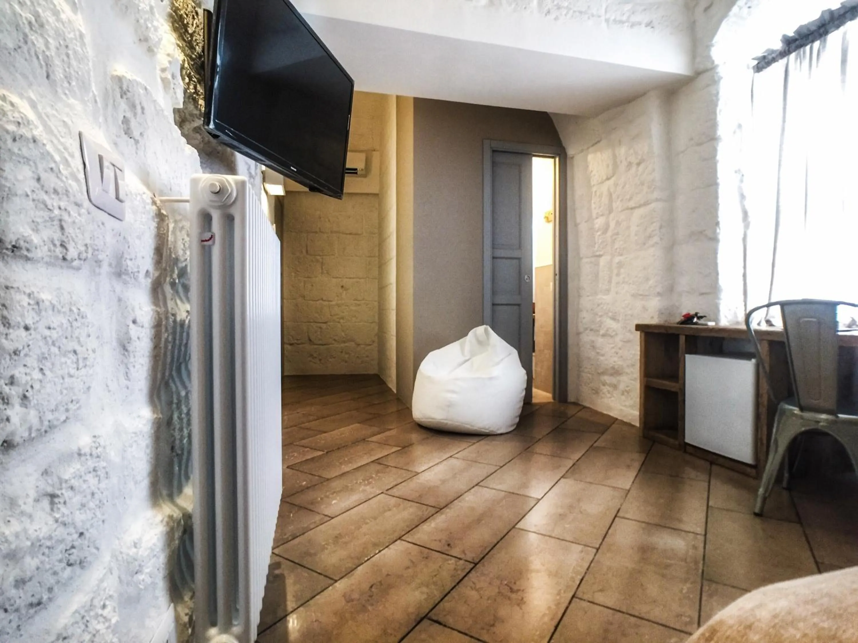 Photo of the whole room in Cecenove