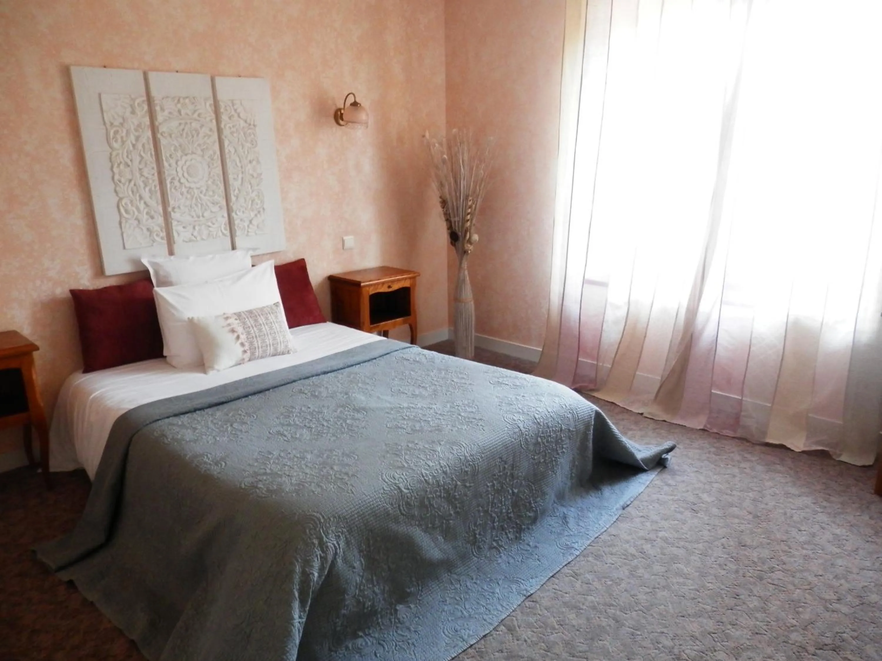 Photo of the whole room in Domaine de Lascaux