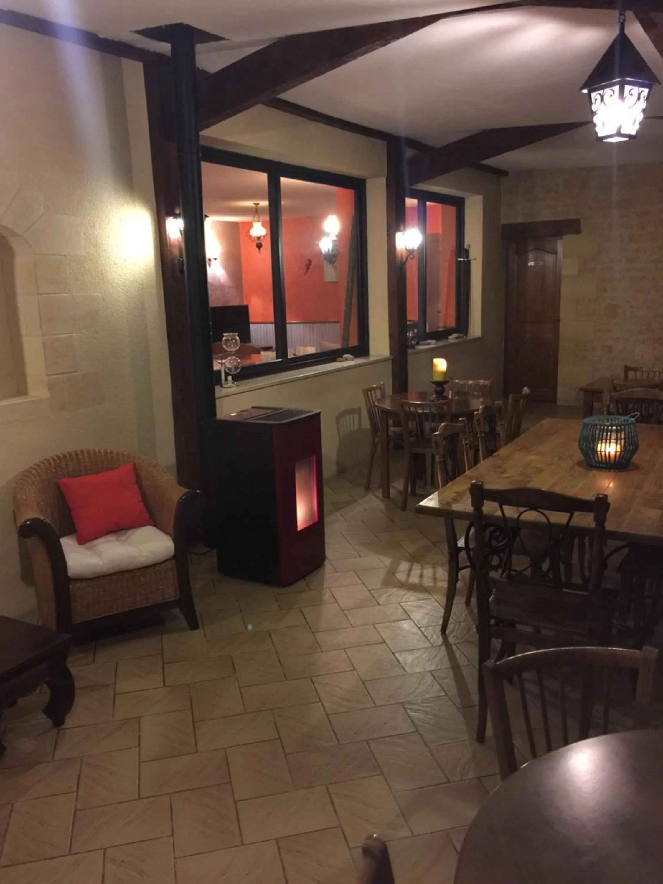 Restaurant/places to eat in Domaine de Lascaux