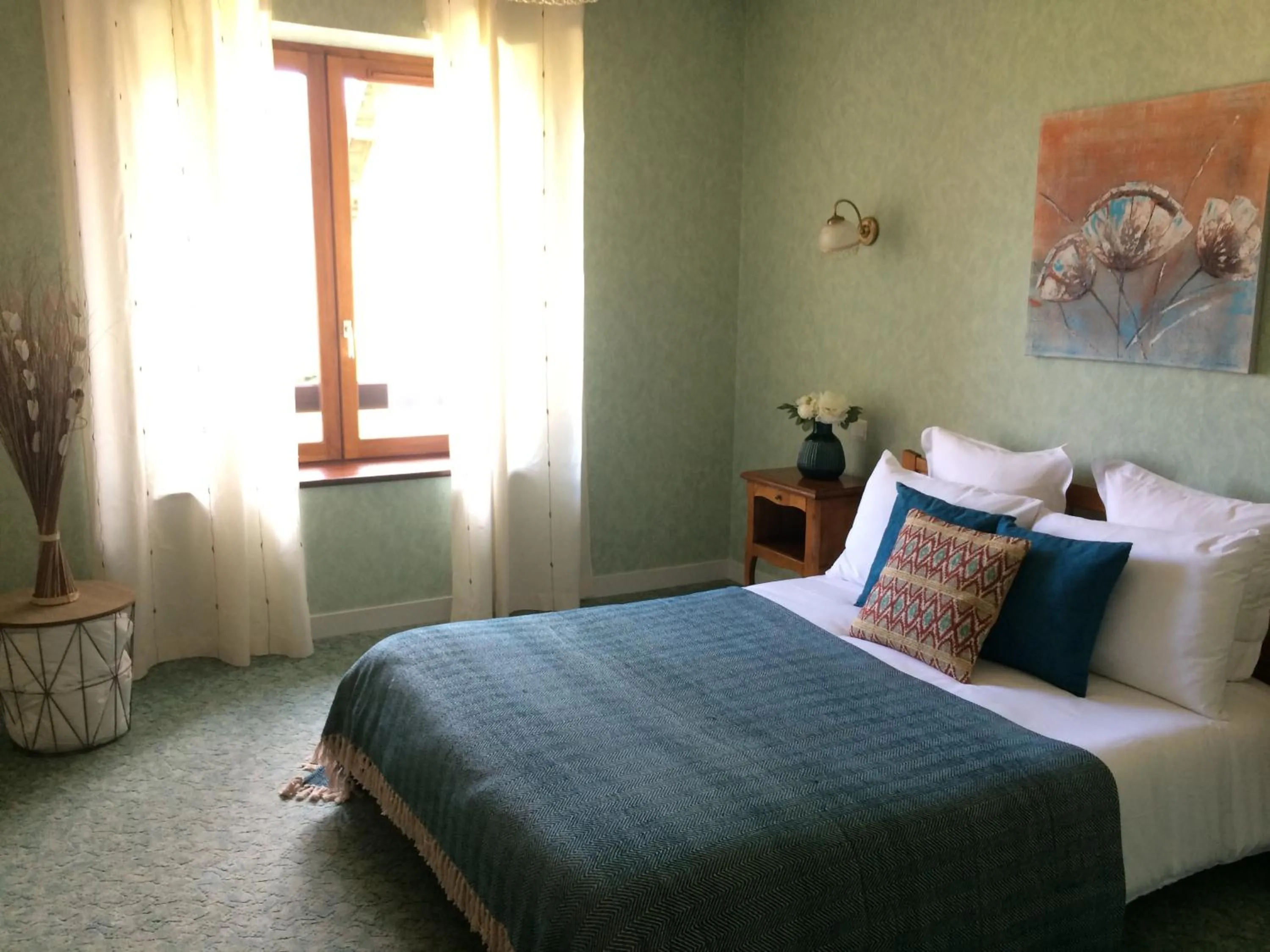 Photo of the whole room in Domaine de Lascaux