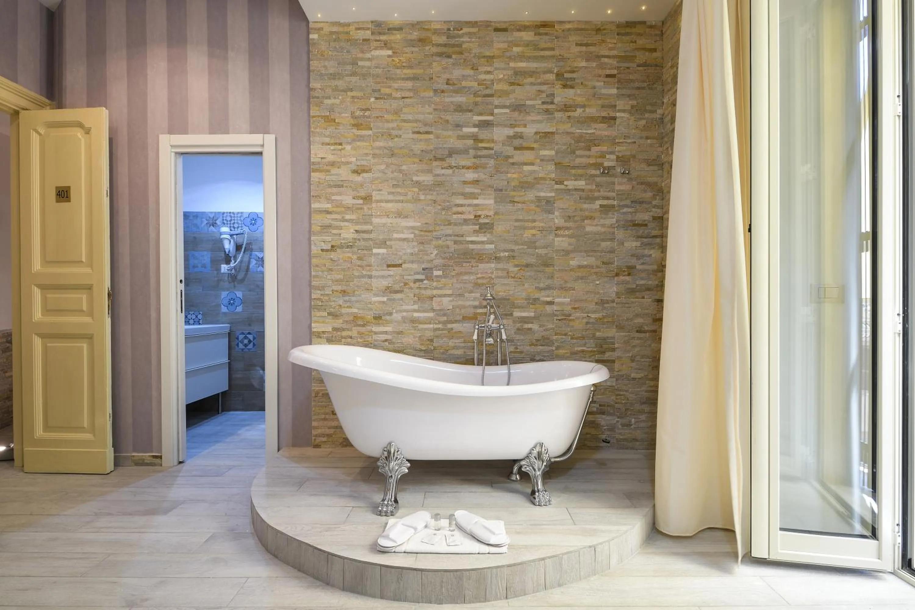 Coffee/tea facilities in Vatican Nausicaa