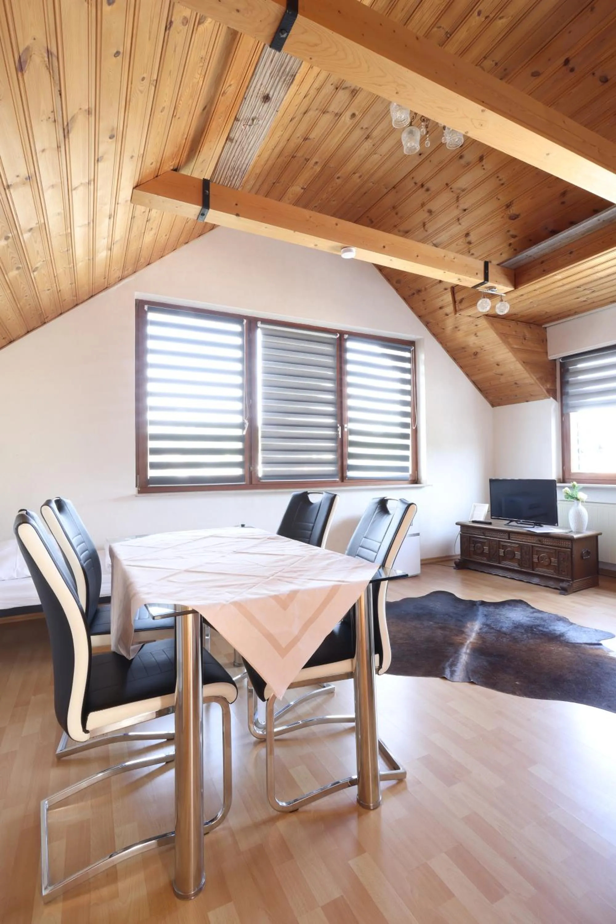 Photo of the whole room in Hotel Seeblick Obermaubach