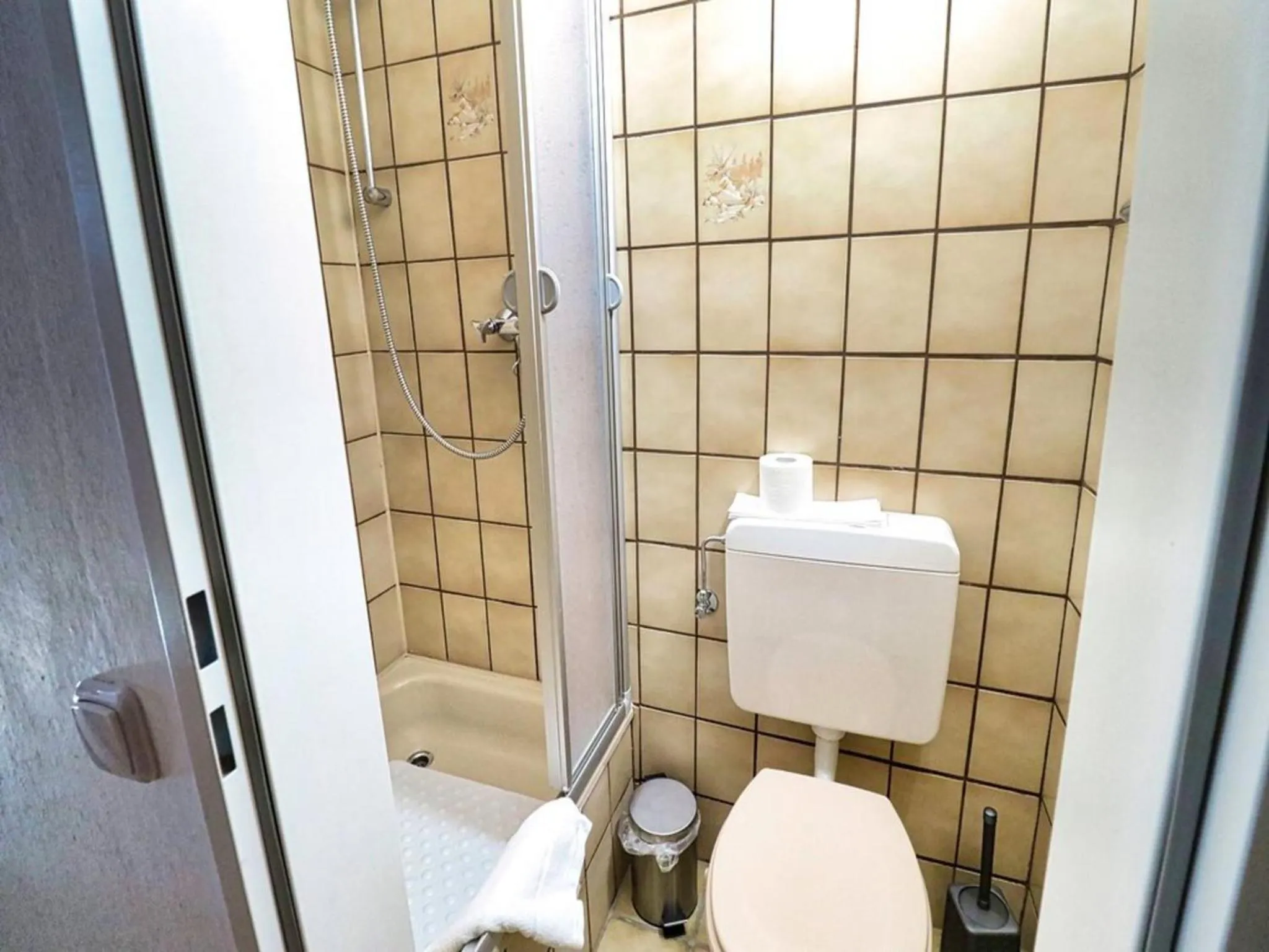 Shower in Green Seeblick Hotel am See